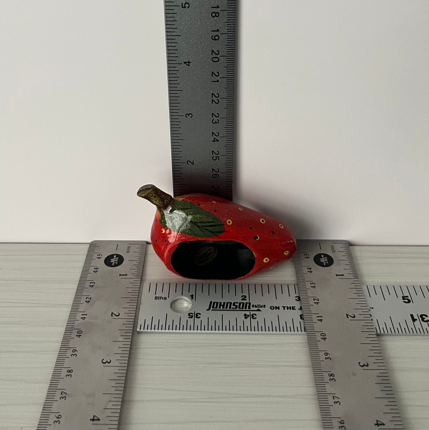 Vintage c. 1990s Hand-Painted Metal Strawberry Napkin Rings – Set of 5 Cottage Farmhouse Table Accents
