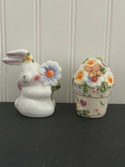 Ceramic Cute Flower Pot & Bunny with Flower Salt & Pepper Shaker Set