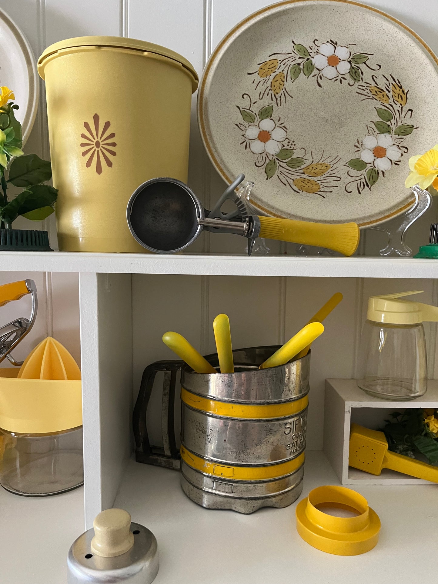 Vintage Tupperware Canister w/ Lid, Yellow Storage Container #809-5, Mid Century Kitchen Canister, Retro Plastic Kitchenware 1970s