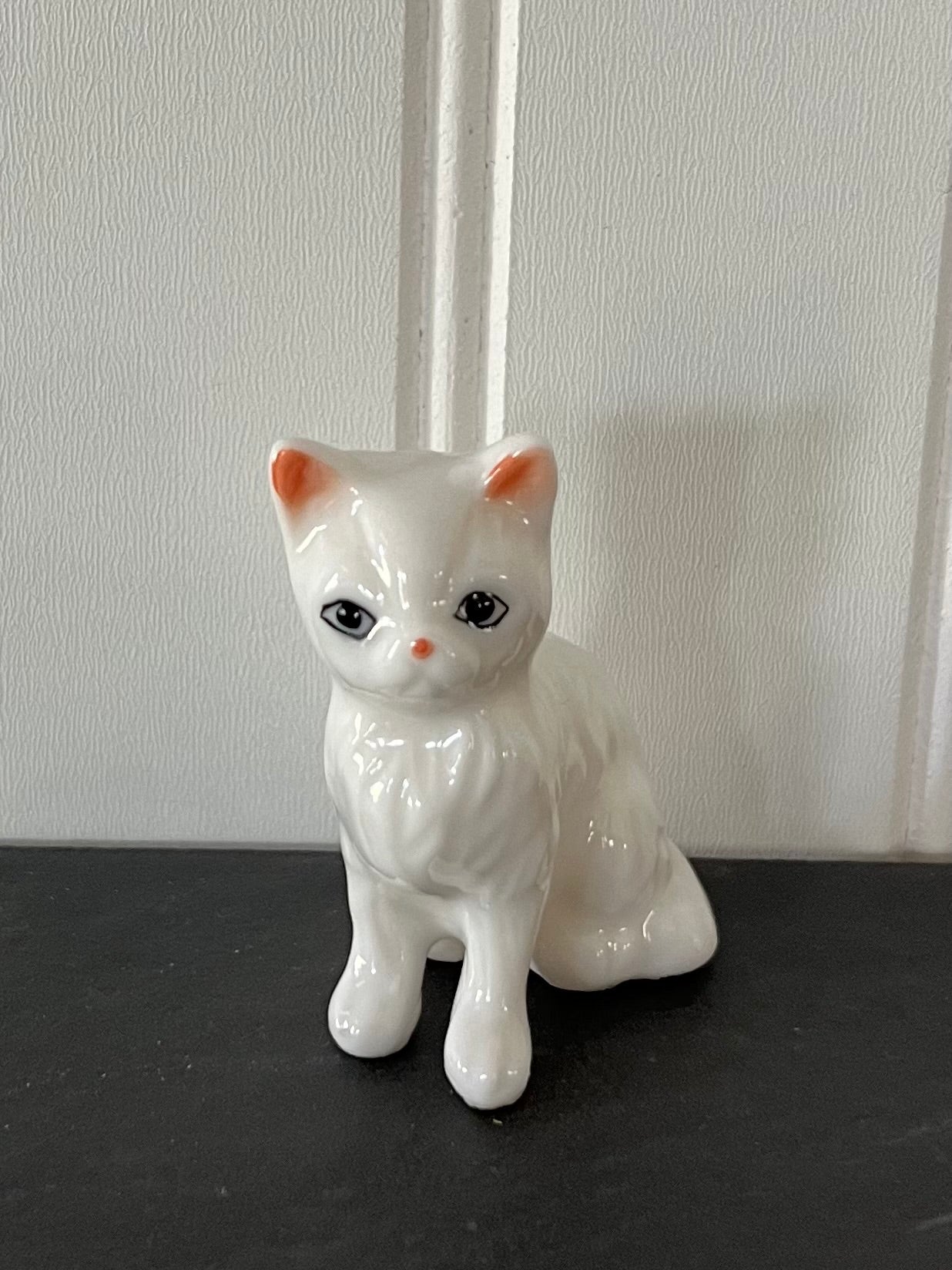 Mid Century White Porcelain Kitty Cat Kitten Tiny Small Mini Figurine 2” – 1950s–1970s Vintage Japan Style Cat Collectible