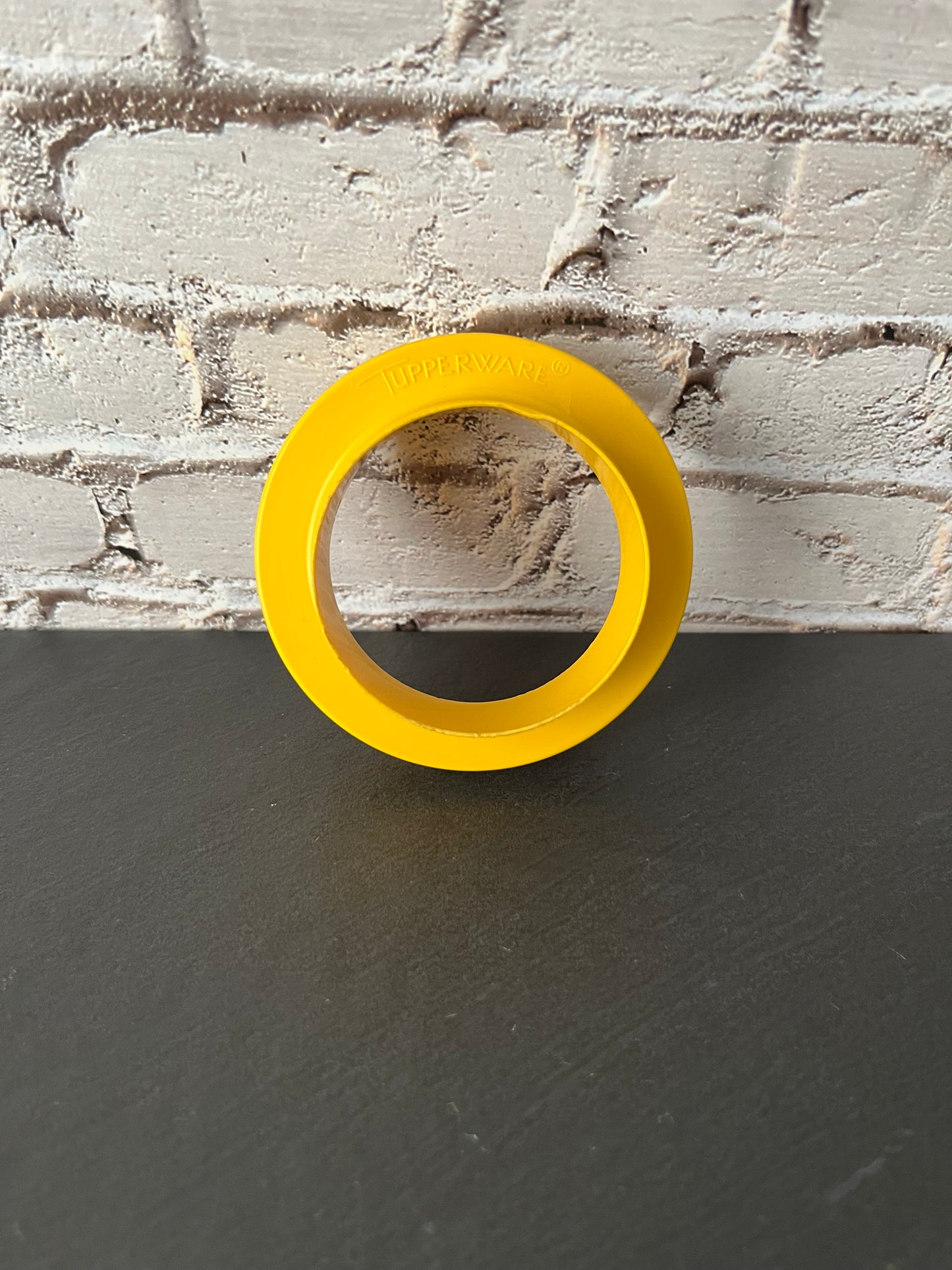 Vintage 1970s Tupperware Biscuit & Cookie Cutter Ring #1264 – Dual-Sided Yellow Baking Tool