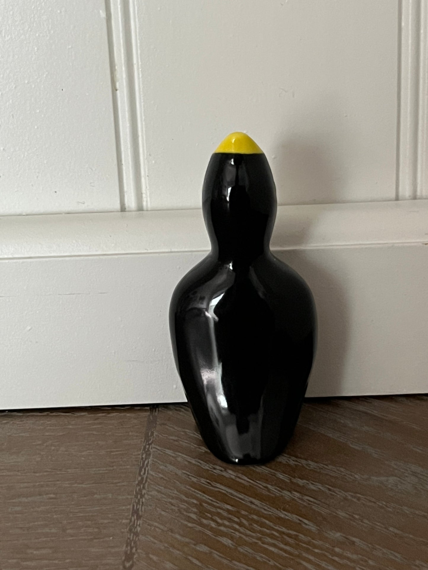 Vintage Blackbird Ceramic Pie Bird Pie Funnel – Black & Yellow Baking Vent – 3” Curated Shelf & Trinket Display Décor