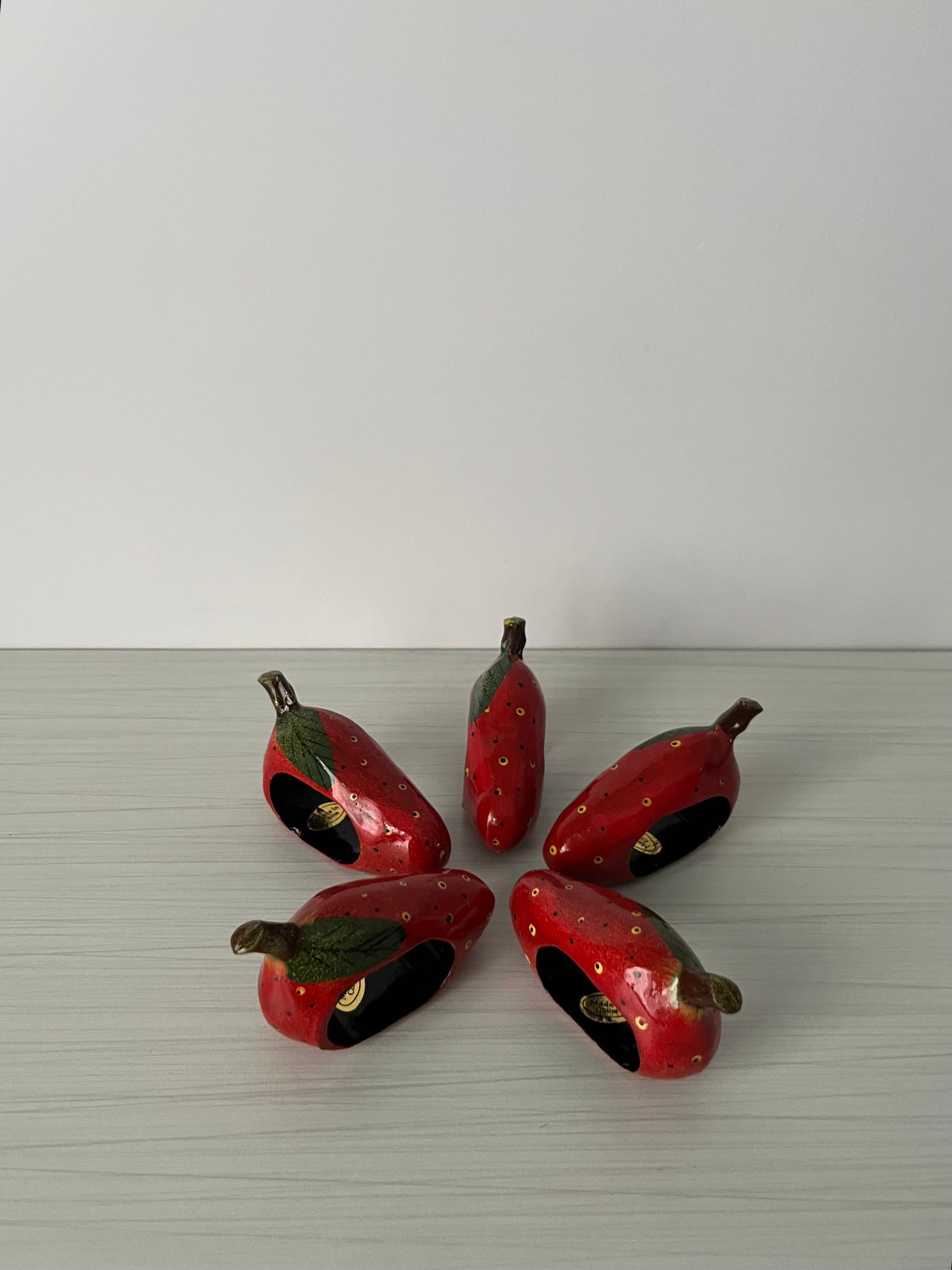 Vintage c. 1990s Hand-Painted Metal Strawberry Napkin Rings – Set of 5 Cottage Farmhouse Table Accents