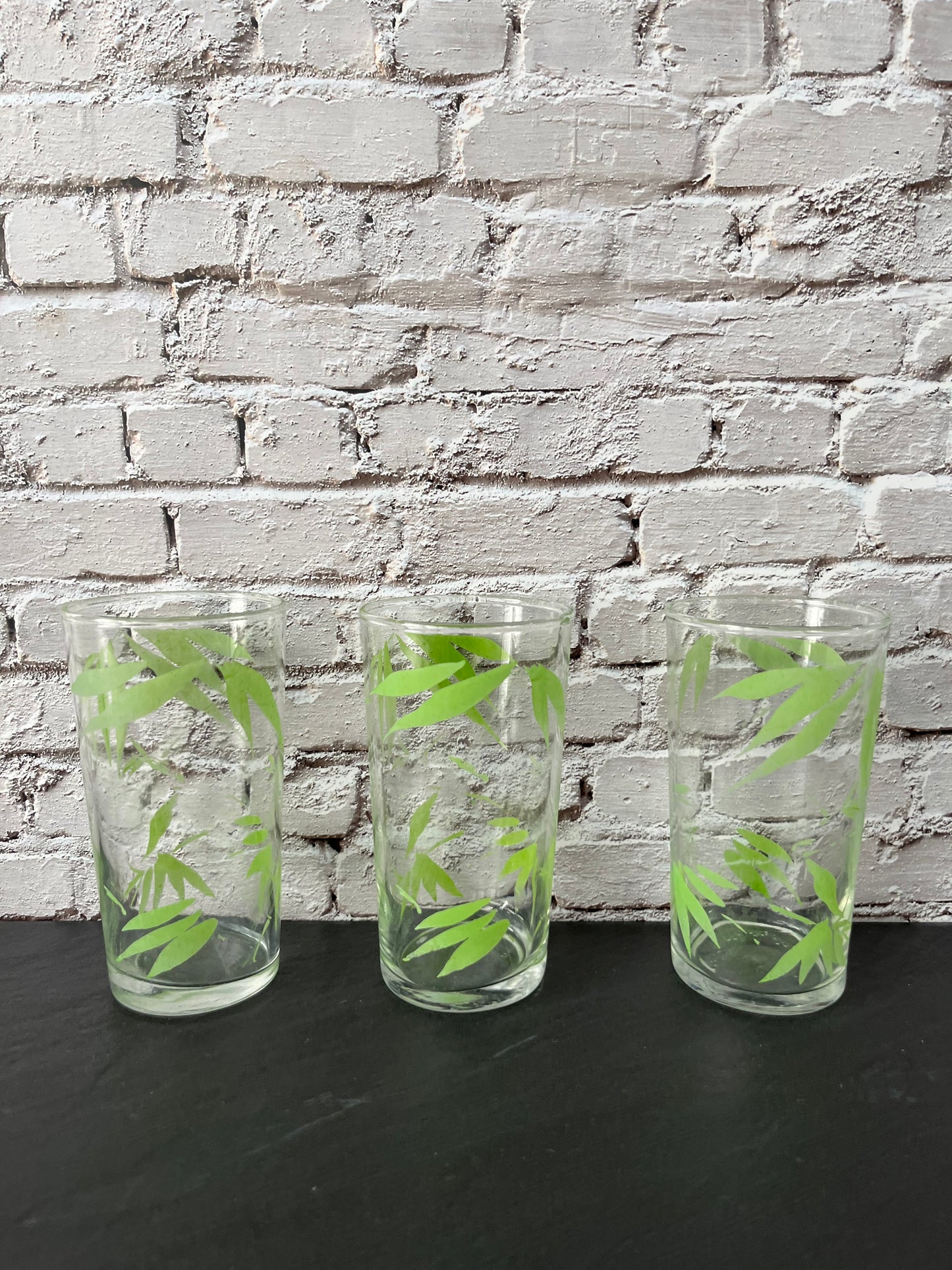 Vintage 1970s–1980s Tropical Bamboo Leaf Drinking Glasses – Set of 3 Green Botanical 10 oz Tumblers – Libbey Style Retro Barware