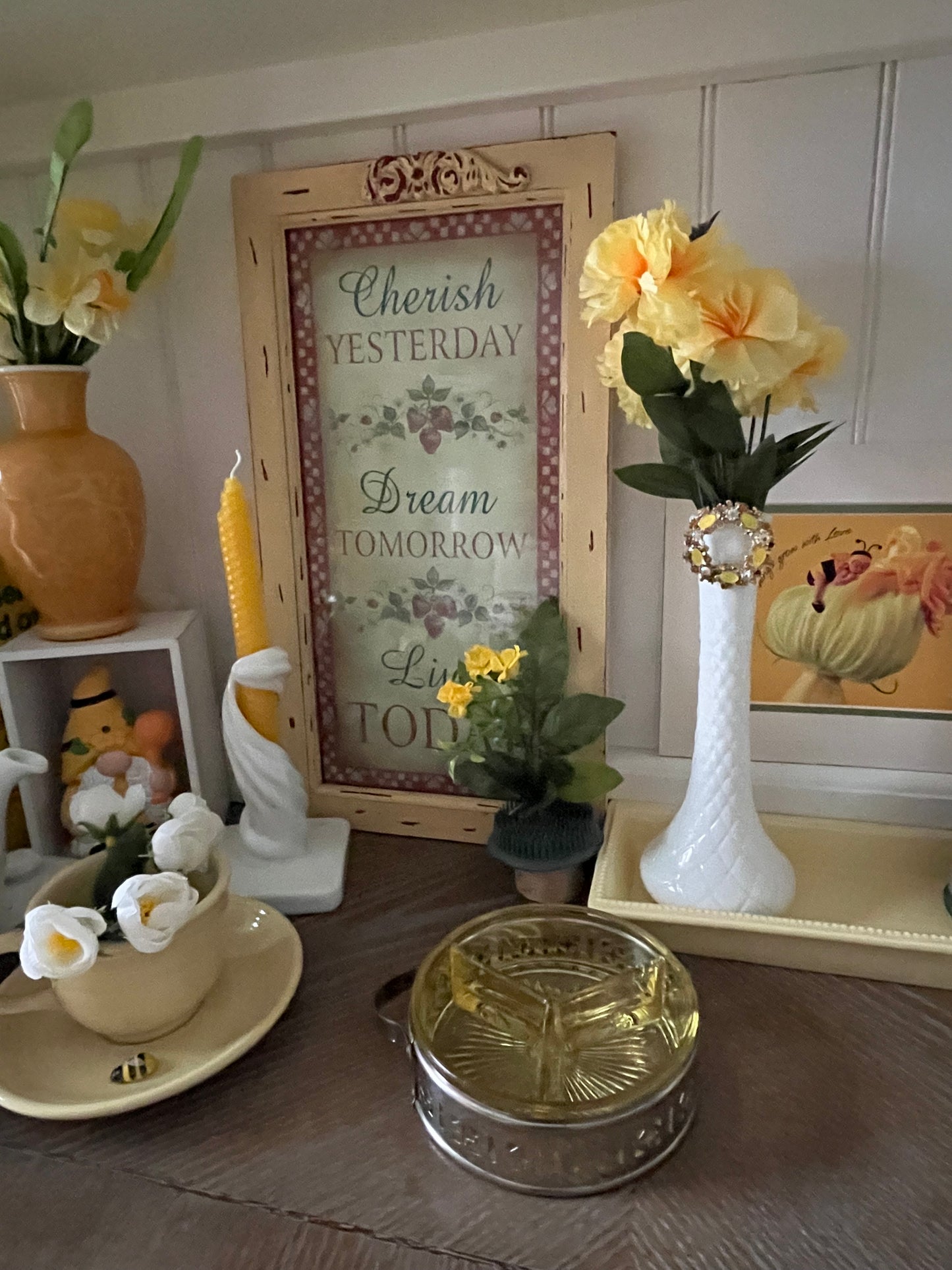 Vintage Yellow Depression Glass Divided Candy Dish with Silver Tone Basket Handle – 3 Section Relish Tray (1950s–1960s)