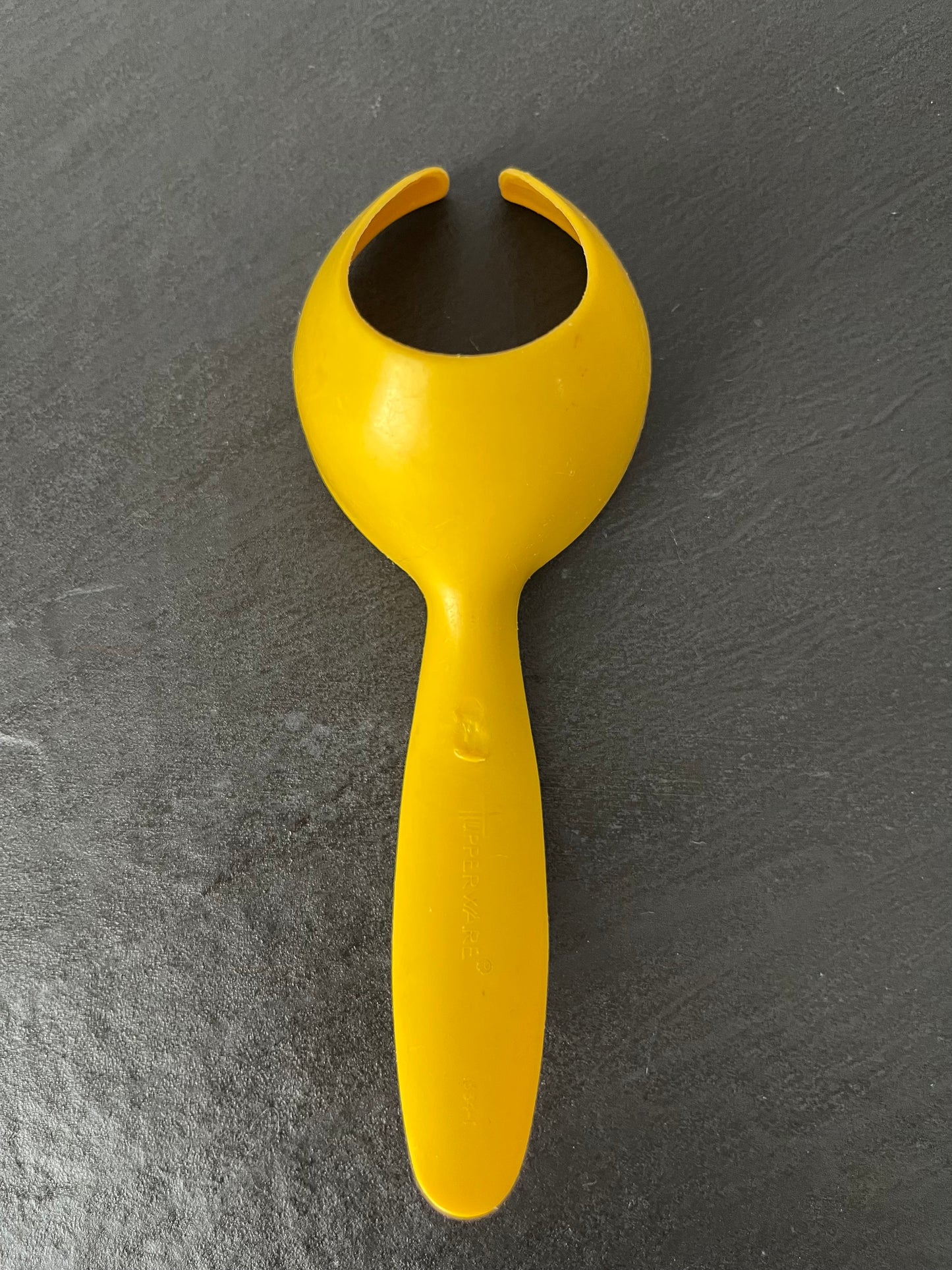 Vintage Tupperware Harvest Yellow Egg Lifter Scoop #1334-4 – 1970s Kitchen Gadget