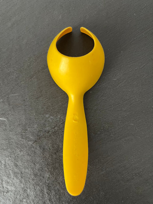 Vintage Tupperware Harvest Yellow Egg Lifter Scoop #1334-4 – 1970s Kitchen Gadget