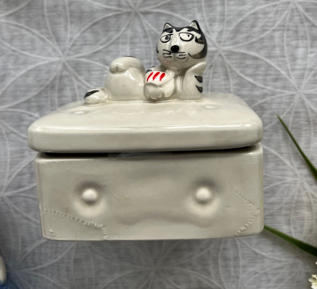 Vintage c1980’s Takahashi San Francisco Ceramic Cat Trinket Box Lidded Dish