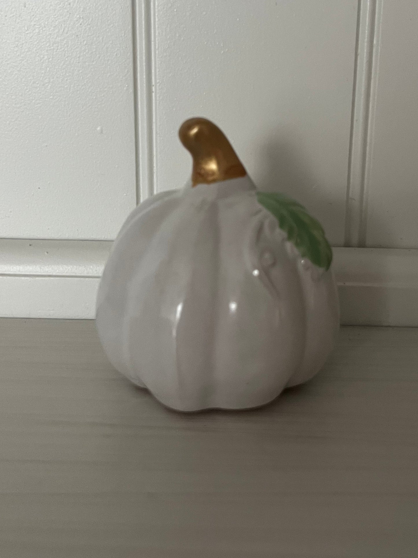 Mini White Ceramic Pumpkin with Gold Stem – 2010s Modern Harvest Accent Décor