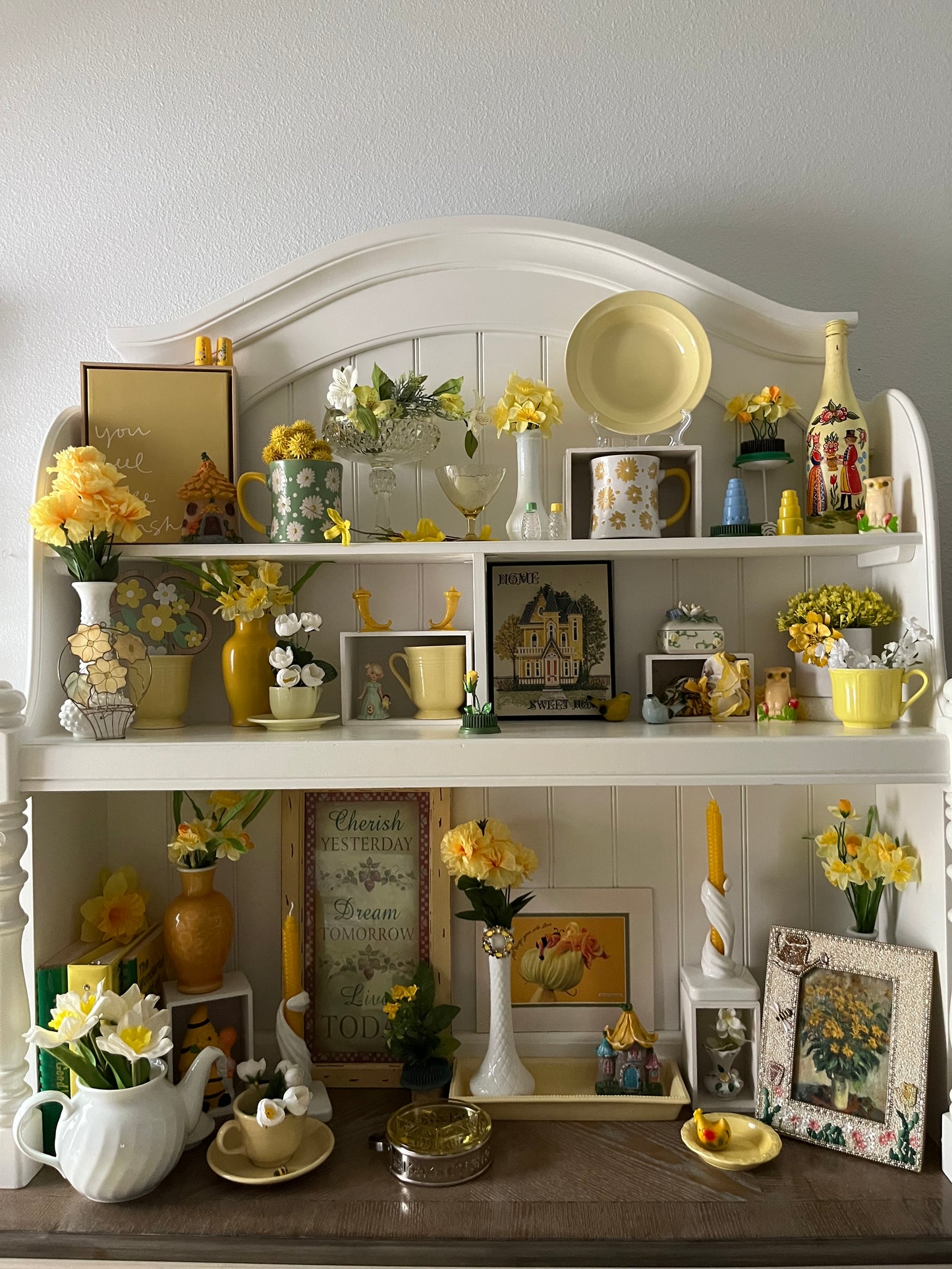 Vintage 1950’s EO Brody Co. White Milk Glass Hobnail Bud Vase