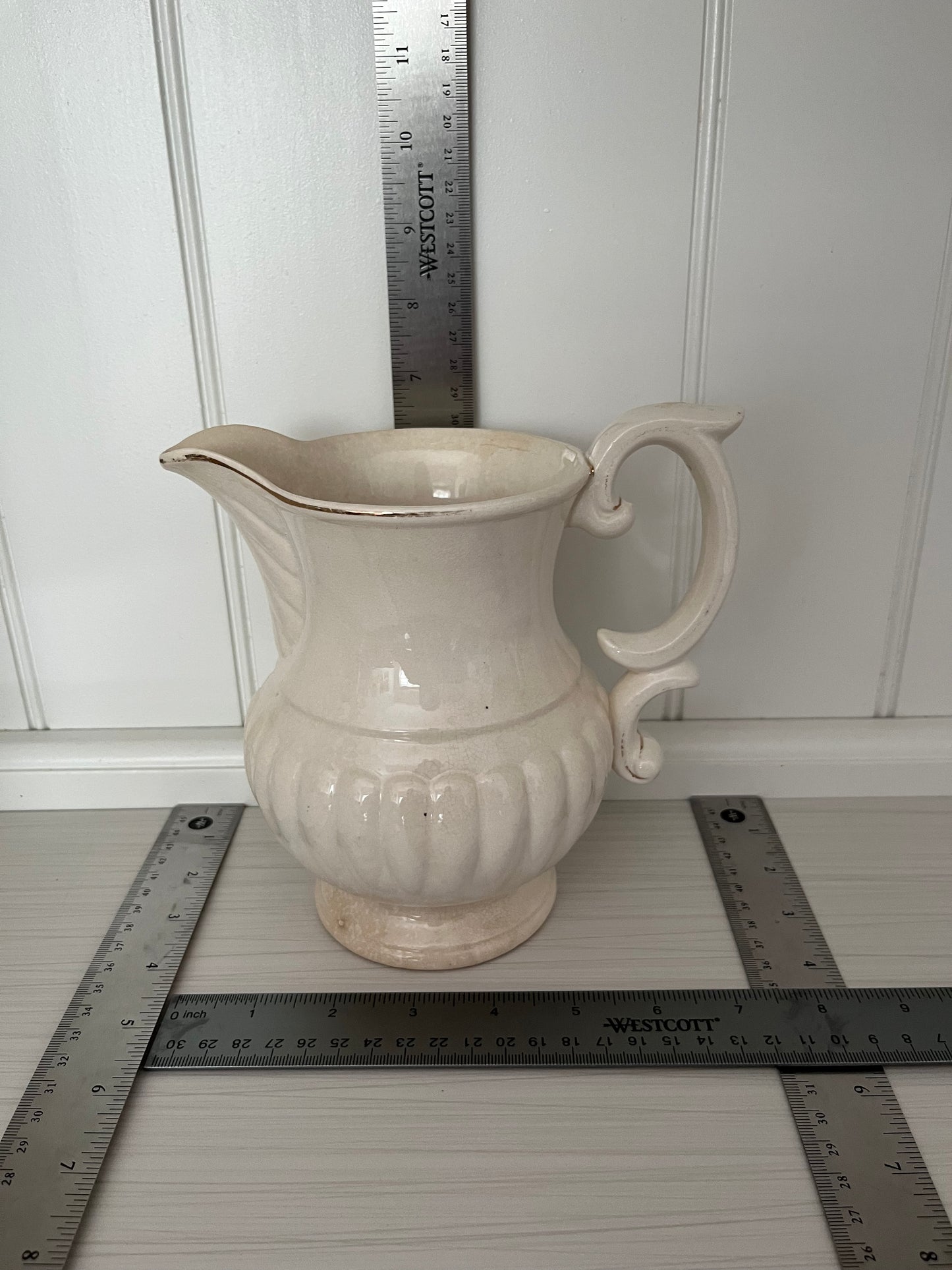 Vintage Patinaed 1950s Betson’s Ivory Ceramic Glazed Earthenware Creamer Pitcher – Pedestal Base Cottage Cream Jug – Farmhouse Ironstone Style