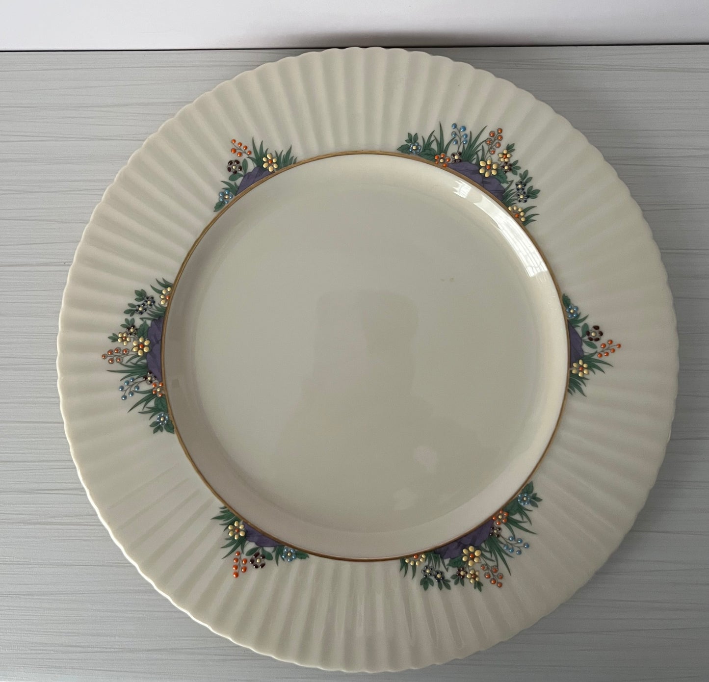 Vintage 1970s Lenox “Rutledge” Dinner Plate – Ivory Fine China with Fluted Rim, Floral Garland & Gold Trim