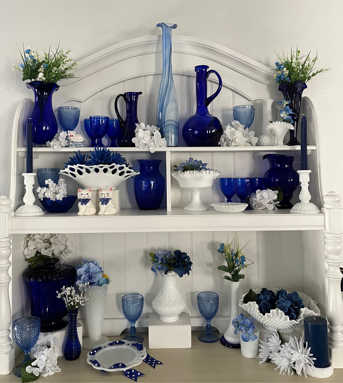 Vintage 1980s Indiana Glass “Illusions” Cobalt Blue Swirl Vase – Flared Rim Flower Vase