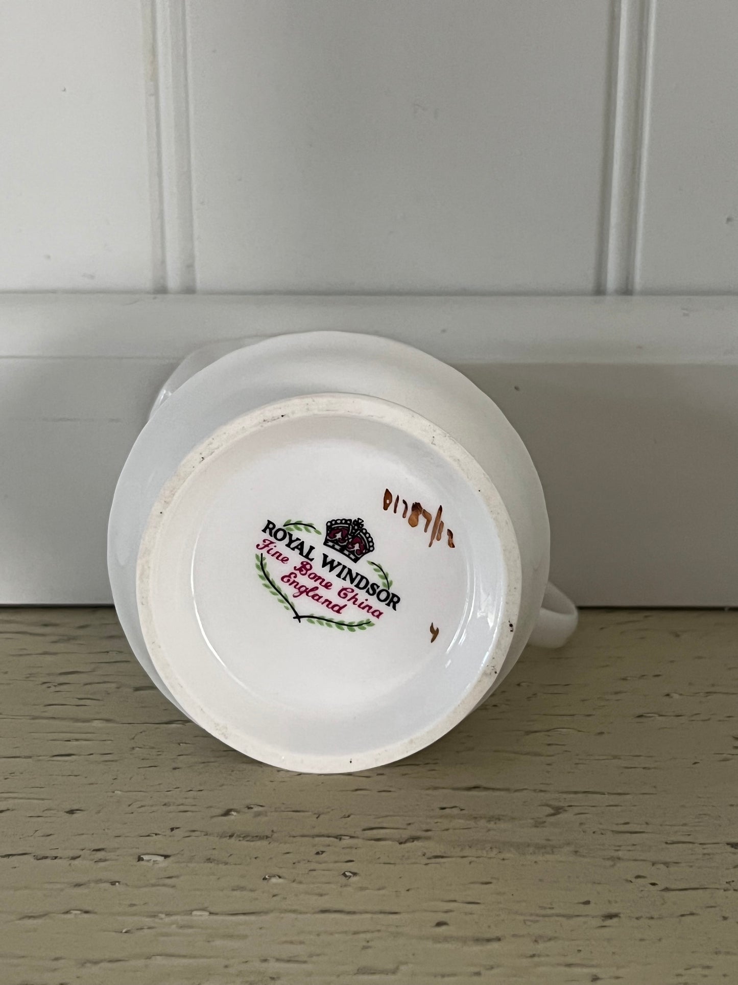 1960’s Vintage Royal Windsor Fine Bone China Creamer – Daffodil Motif – Made in England