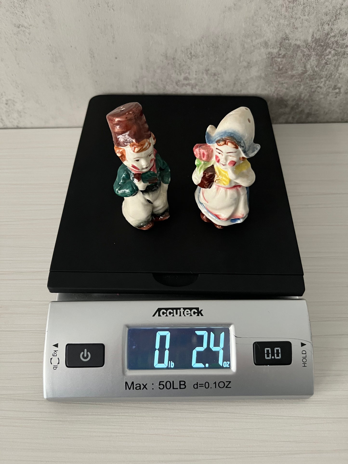 Vintage 1950s Lefton-Style Dutch Boy & Girl Salt and Pepper Shakers – Hand Painted Japanese Porcelain Couple Figurines