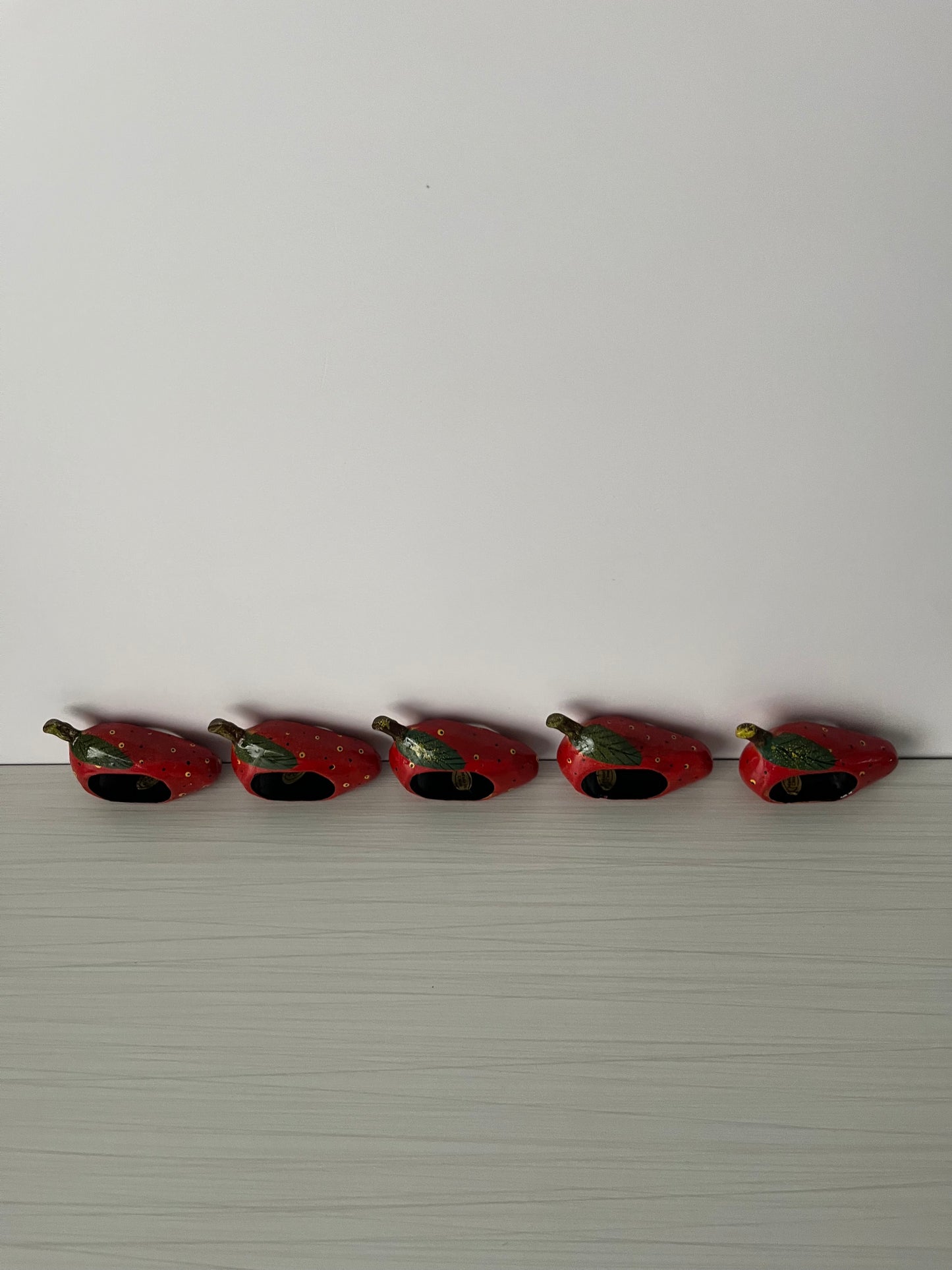 Vintage c. 1990s Hand-Painted Metal Strawberry Napkin Rings – Set of 5 Cottage Farmhouse Table Accents