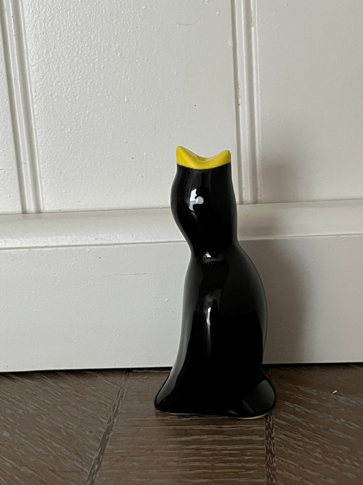 Vintage Blackbird Ceramic Pie Bird Pie Funnel – Black & Yellow Baking Vent – 3” Curated Shelf & Trinket Display Décor