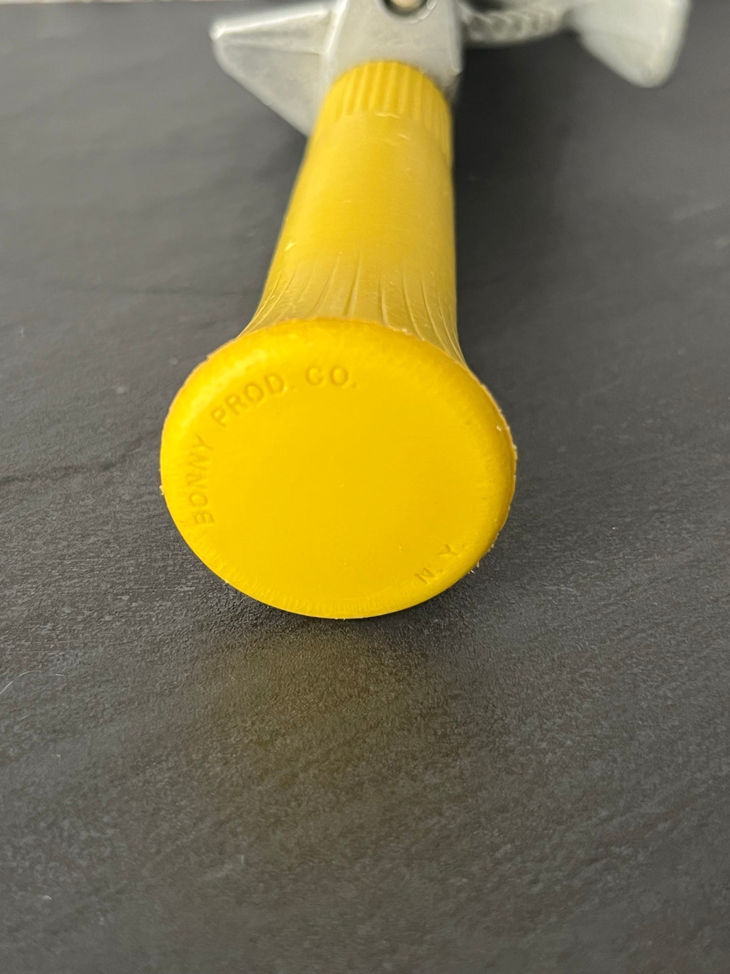 Vintage Bonny Products Ice Cream Scoop with Yellow Handle – 1960s–1970s Retro Kitchen Tool