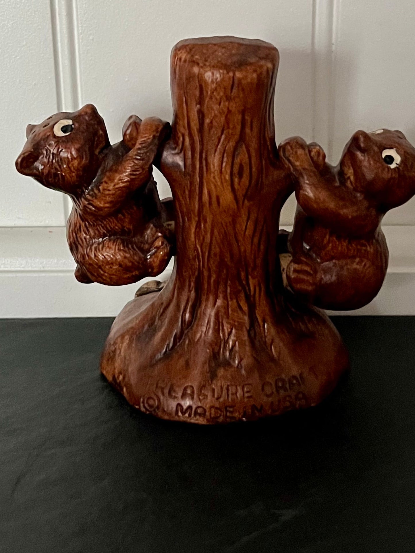 Vintage 1970s Treasure Craft Souvenir “Washington Bears” Ceramic Tree Trunk Salt & Pepper Shaker Set – Made in USA