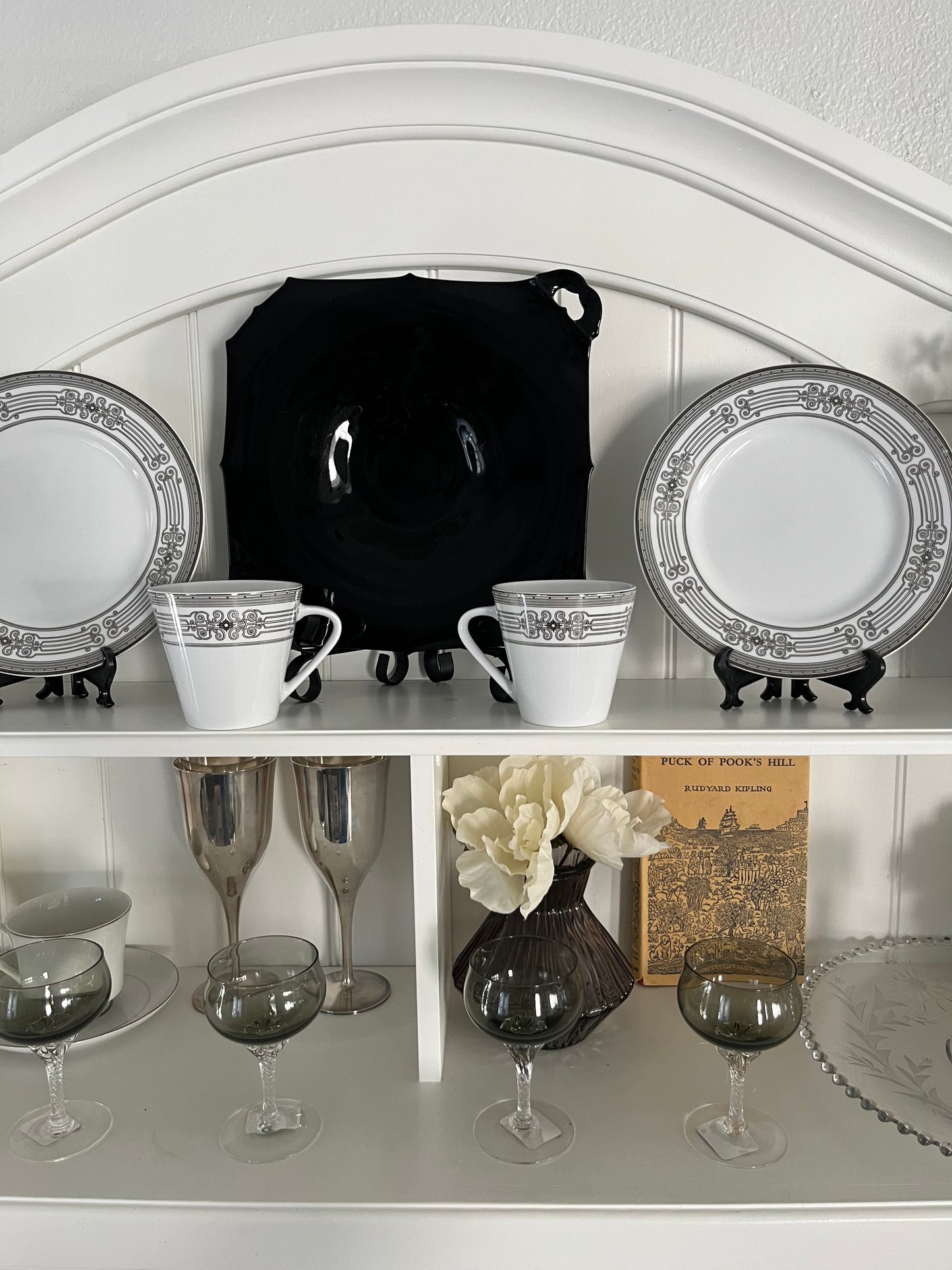 1930s L.E. Smith Mt. Pleasant Black Amethyst Glass Two-Handled Tray – Art Deco Depression Glass