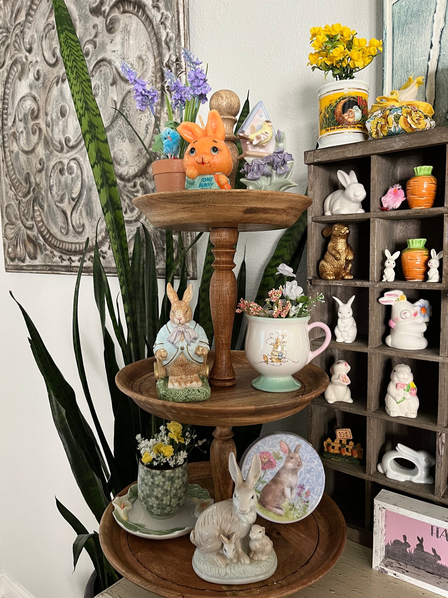 Vintage MCM Russ Berrie Some Bunny Love You Wax Candle Figures
