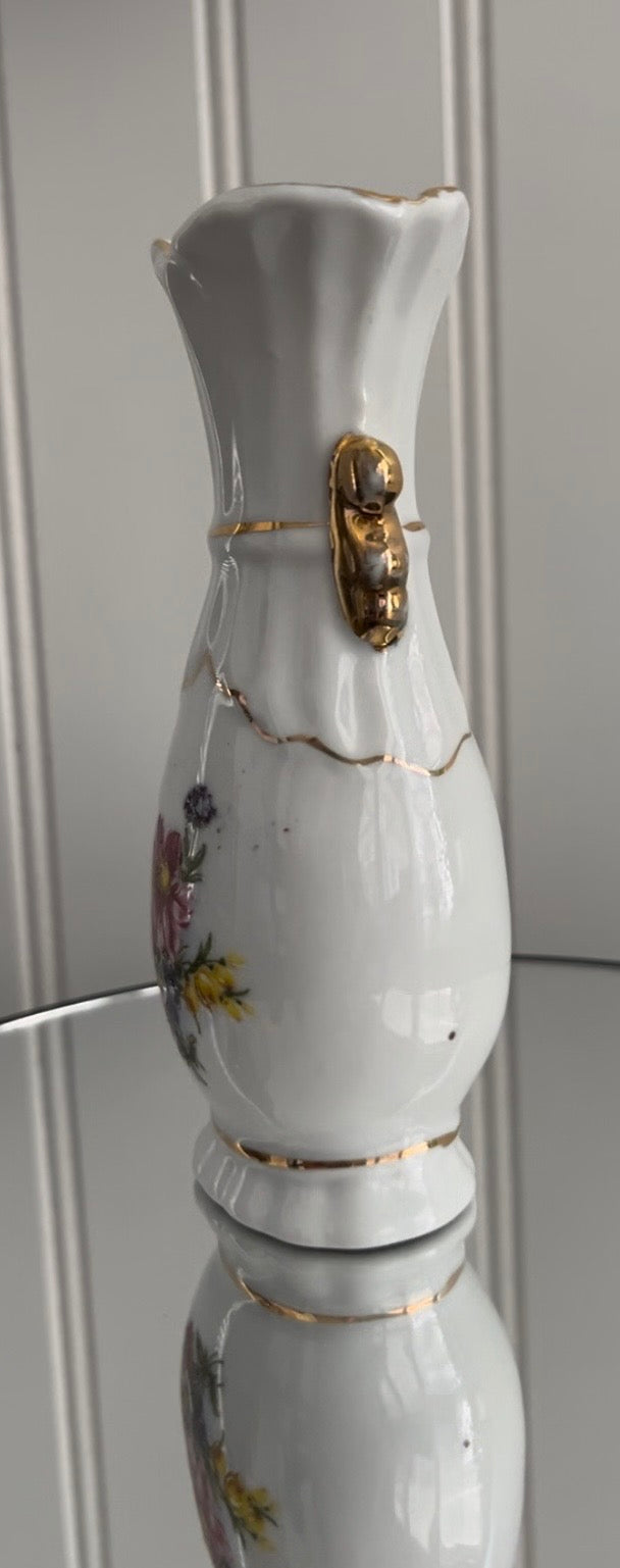 Vintage c1980’s White Porcelain Small Vase with Floral Design & Gold Trim –