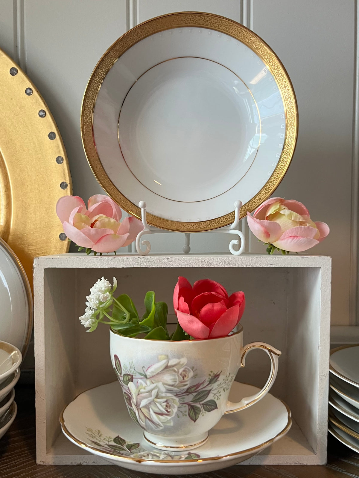Noritake Metropolitan Gold Fine China 5.5” Berry Bowl – Elegant Gold Rim, Pattern 4337