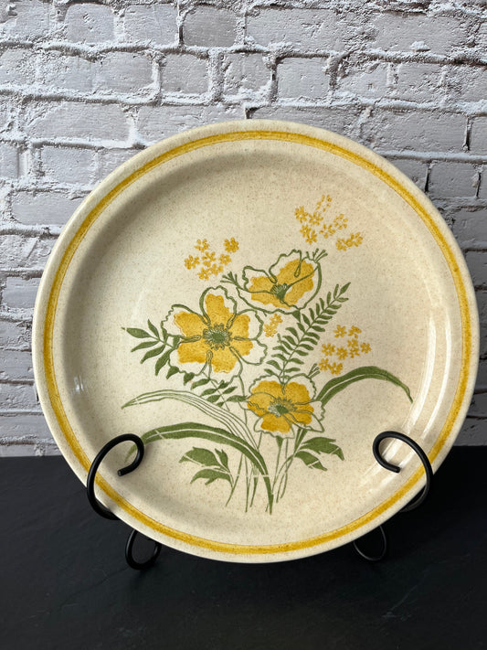 Vintage 1970’s  Roycroft Stoneware Yellow Wildflower asymmetrical floating floral transfer design  Dinner Plate | Made in USA
