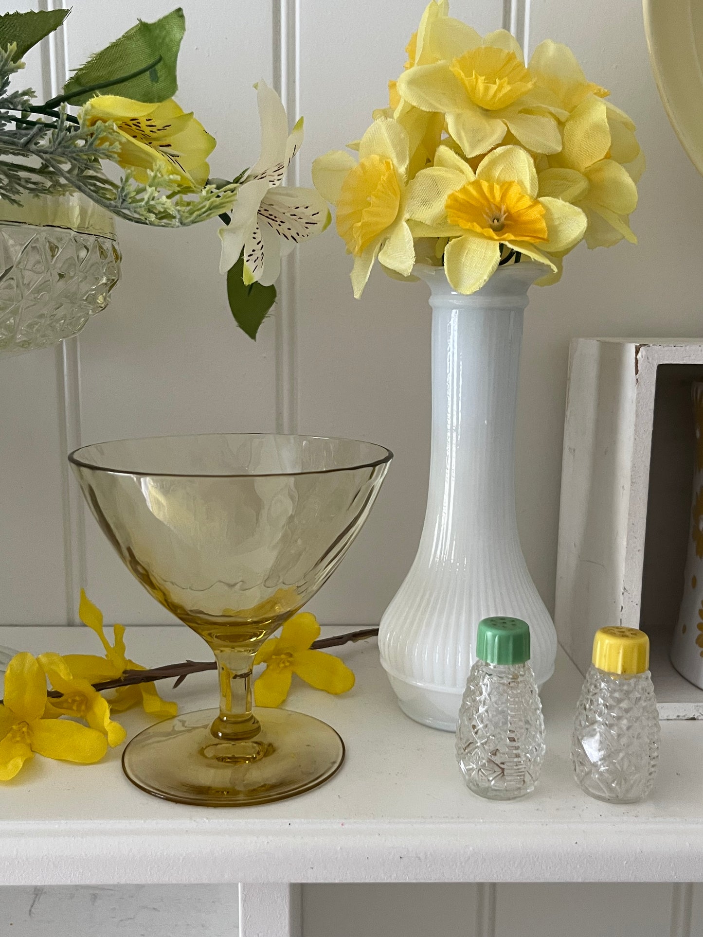 Vintage Loeffler Randall White Milk Glass Bud Vase Pair- Scalloped Daisy Flower Petal Lip - 6" High
