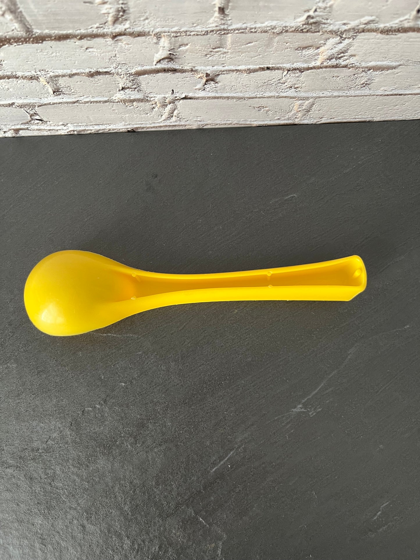 Vintage Rubbermaid Sunshine Yellow Ice Cream Scoop #1910-4 – 1980s Kitchen Utensil