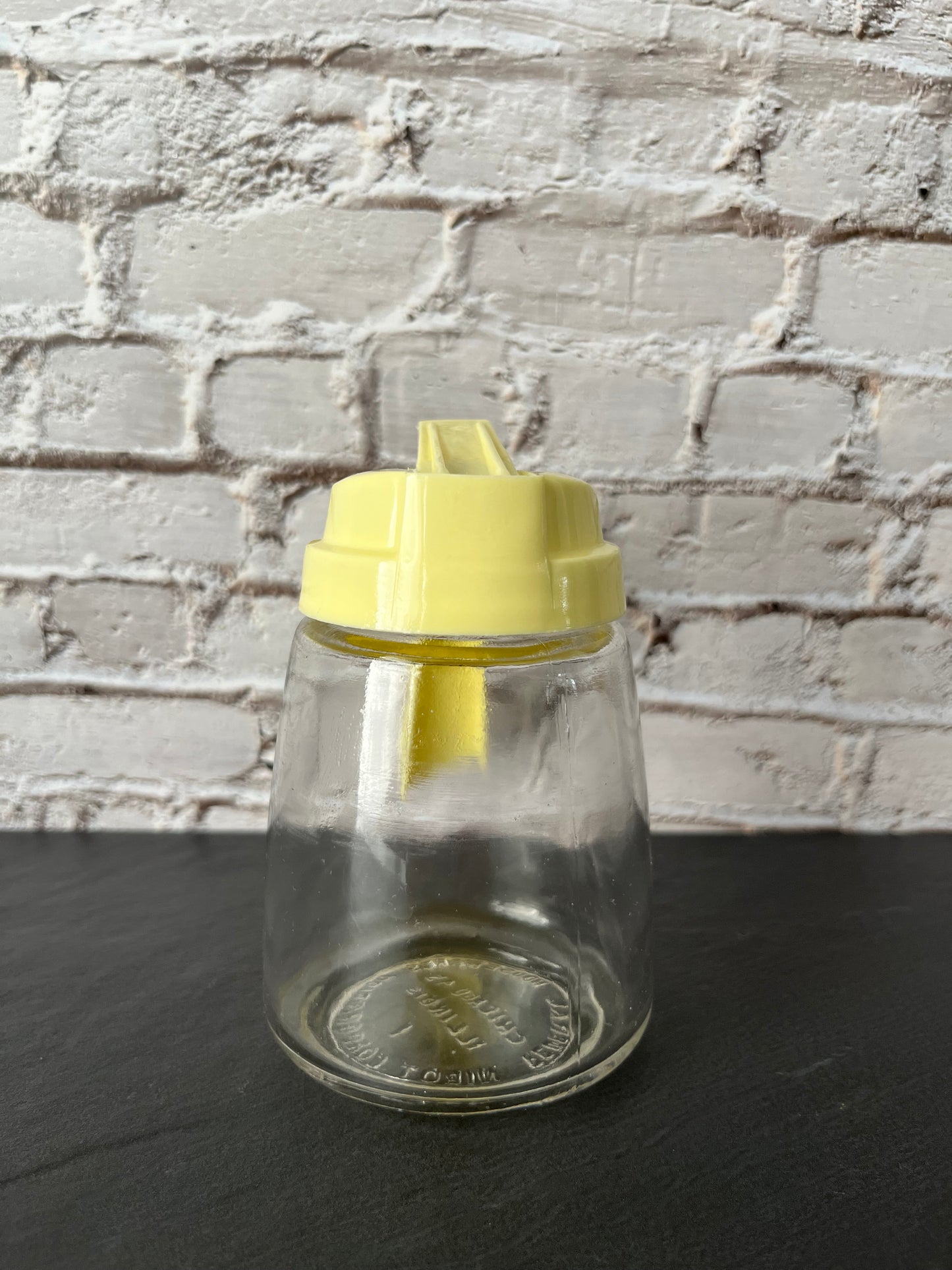 Vintage Federal Glass Syrup Dispenser w/ Yellow Plastic Lid & Handle, Mid Century Pancake Syrup Pitcher, Retro Kitchen Glassware 1960s-70’s