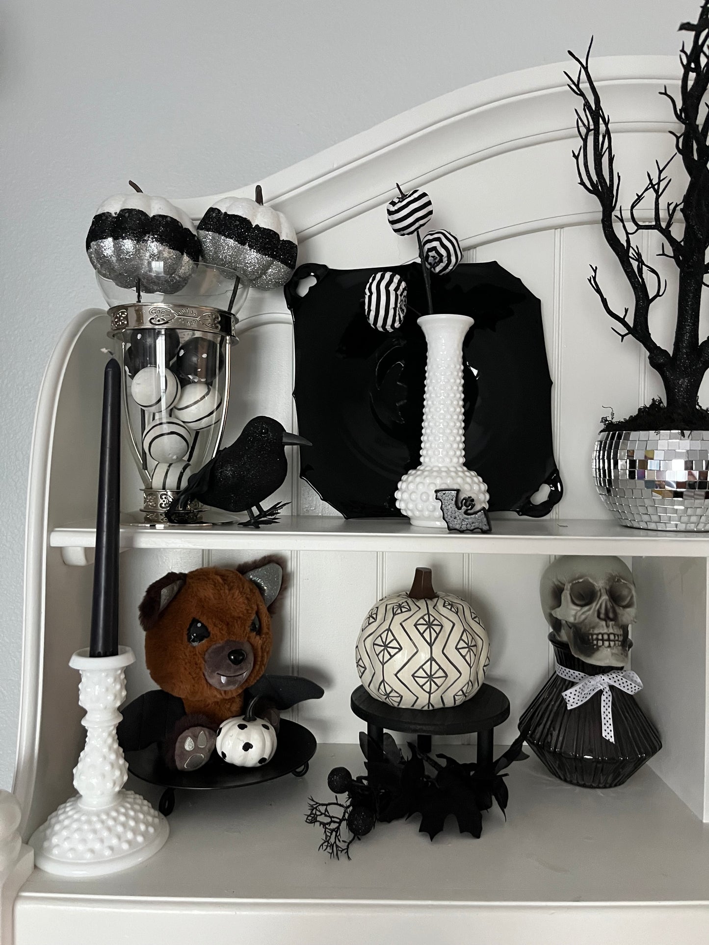 Modern Boho Tribal Pattern Pumpkin Décor – Black & White Ceramic-Style Gourd (2010s Contemporary)