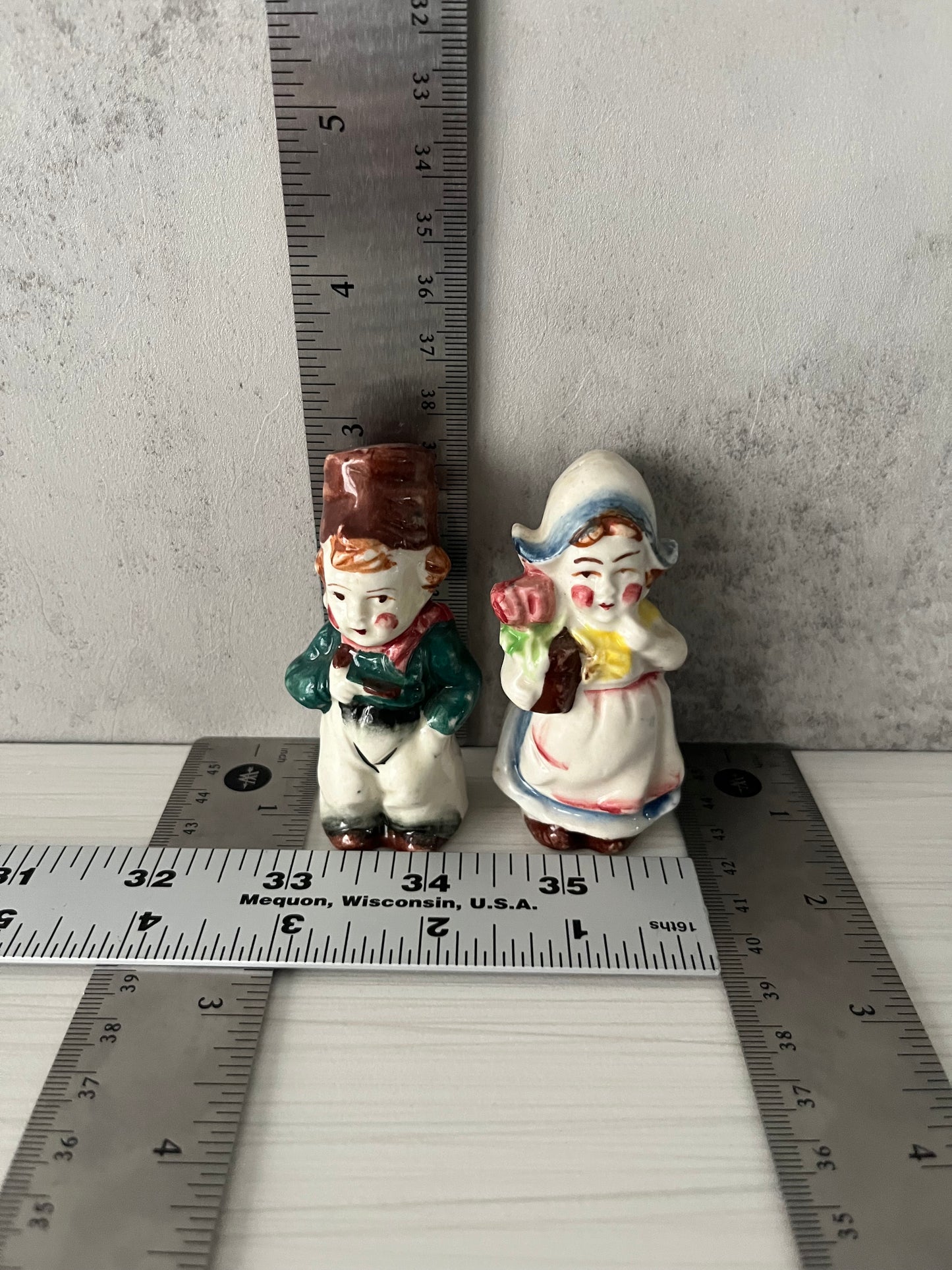 Vintage 1950s Lefton-Style Dutch Boy & Girl Salt and Pepper Shakers – Hand Painted Japanese Porcelain Couple Figurines