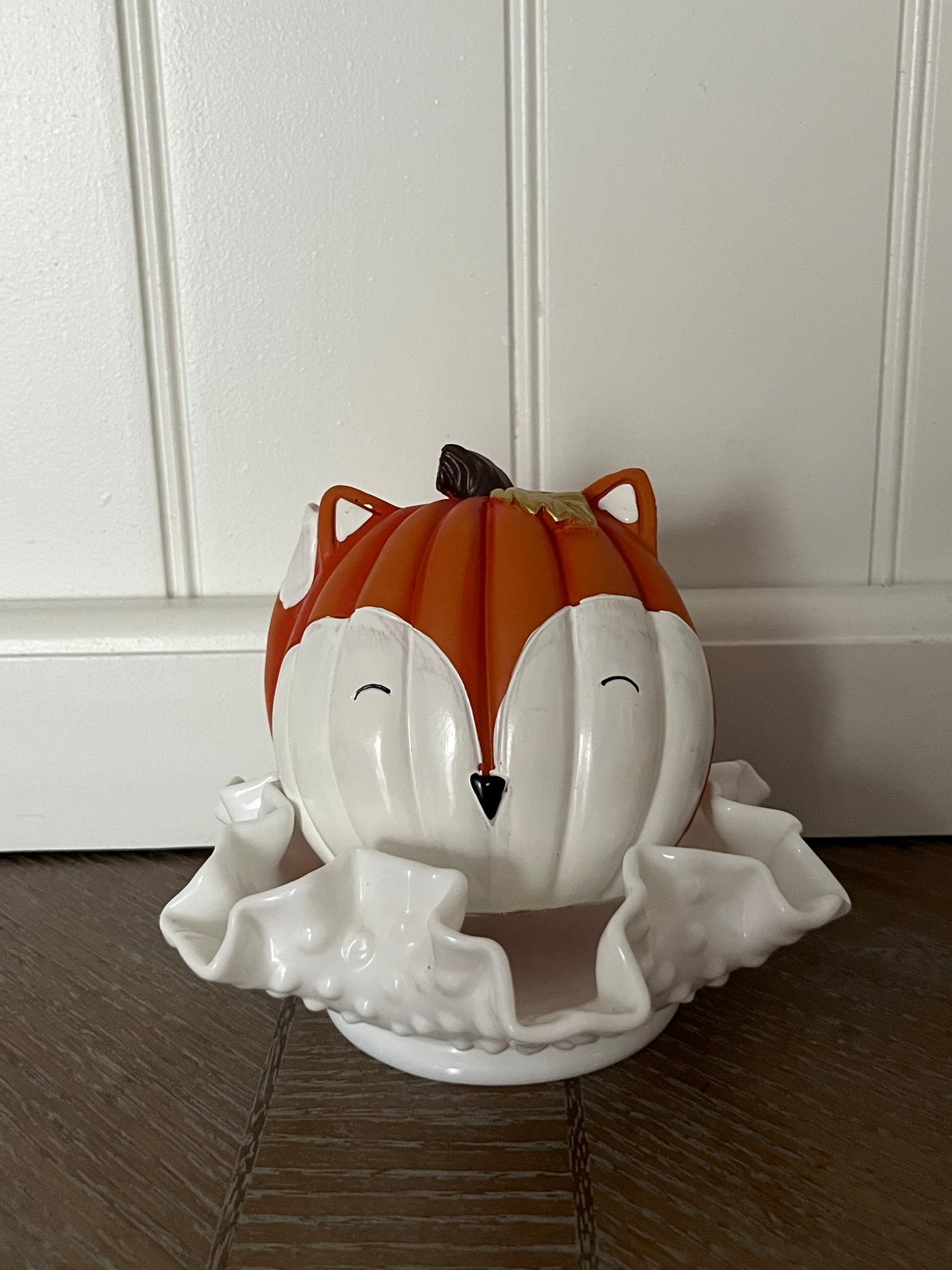 VIntage 1970s Fenton White Milk Glass Ruffle Edge Hobnail Small Bowl