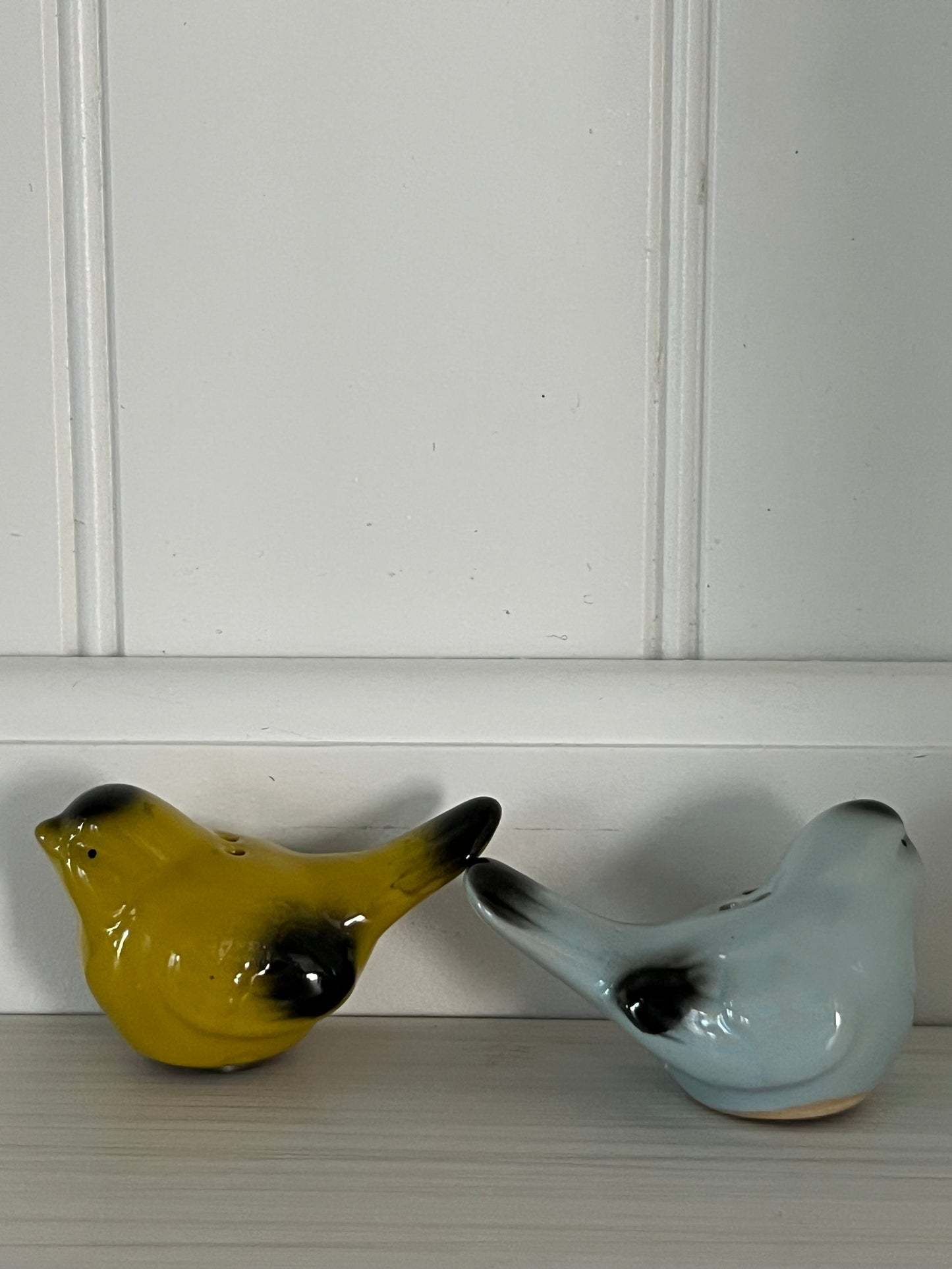 Vintage Ceramic Bird Salt & Pepper Shaker Set – c. 1990s Glazed Yellow & Blue Pair