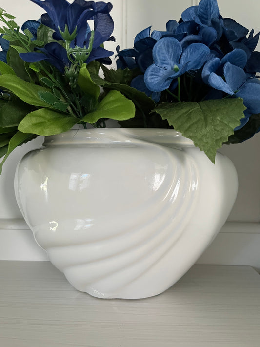Vintage 1996 Haeger White Shell Swirl Ceramic Art Deco Style Planter Vase