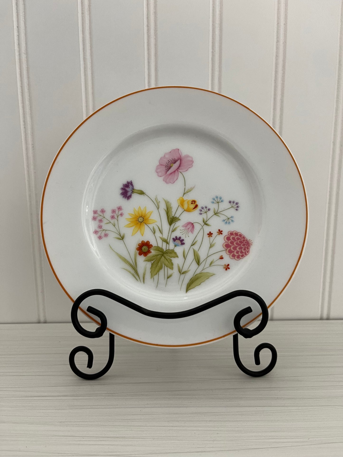 Set of 2 Mikasa Japan Stratford Nita Designer Collection Summer Melody Bread & Butter Plates