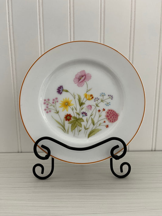 Set of 2 Mikasa Japan Stratford Nita Designer Collection Summer Melody Bread & Butter Plates