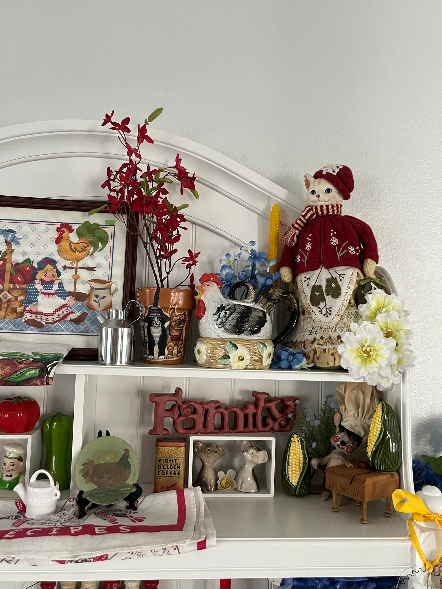 Vintage Lena Qvick Ström Mouse Shakers (1970s Swedish Design) – Brown & Cream Ceramic Pair