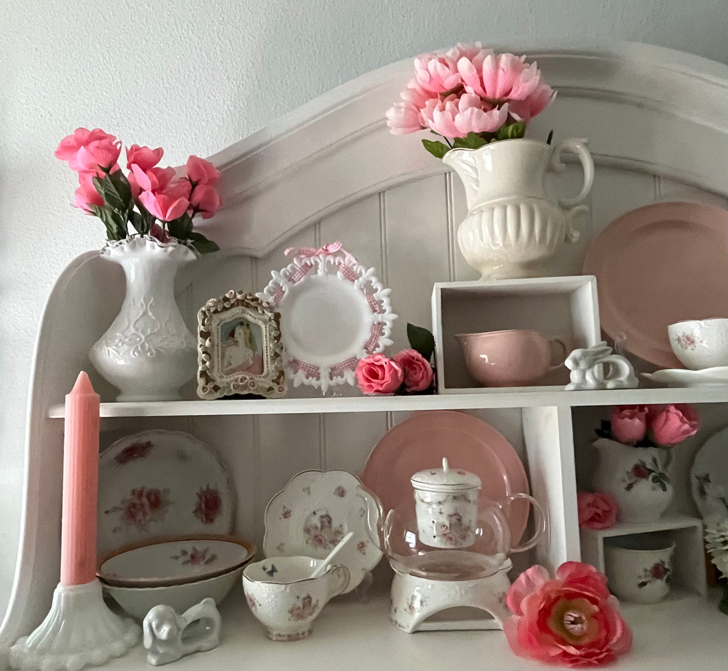 Vintage Art Deco 1940s TS&T Lu-Ray Pastels Pink Dinner Plate – 9” – Taylor Smith & Taylor – USA
