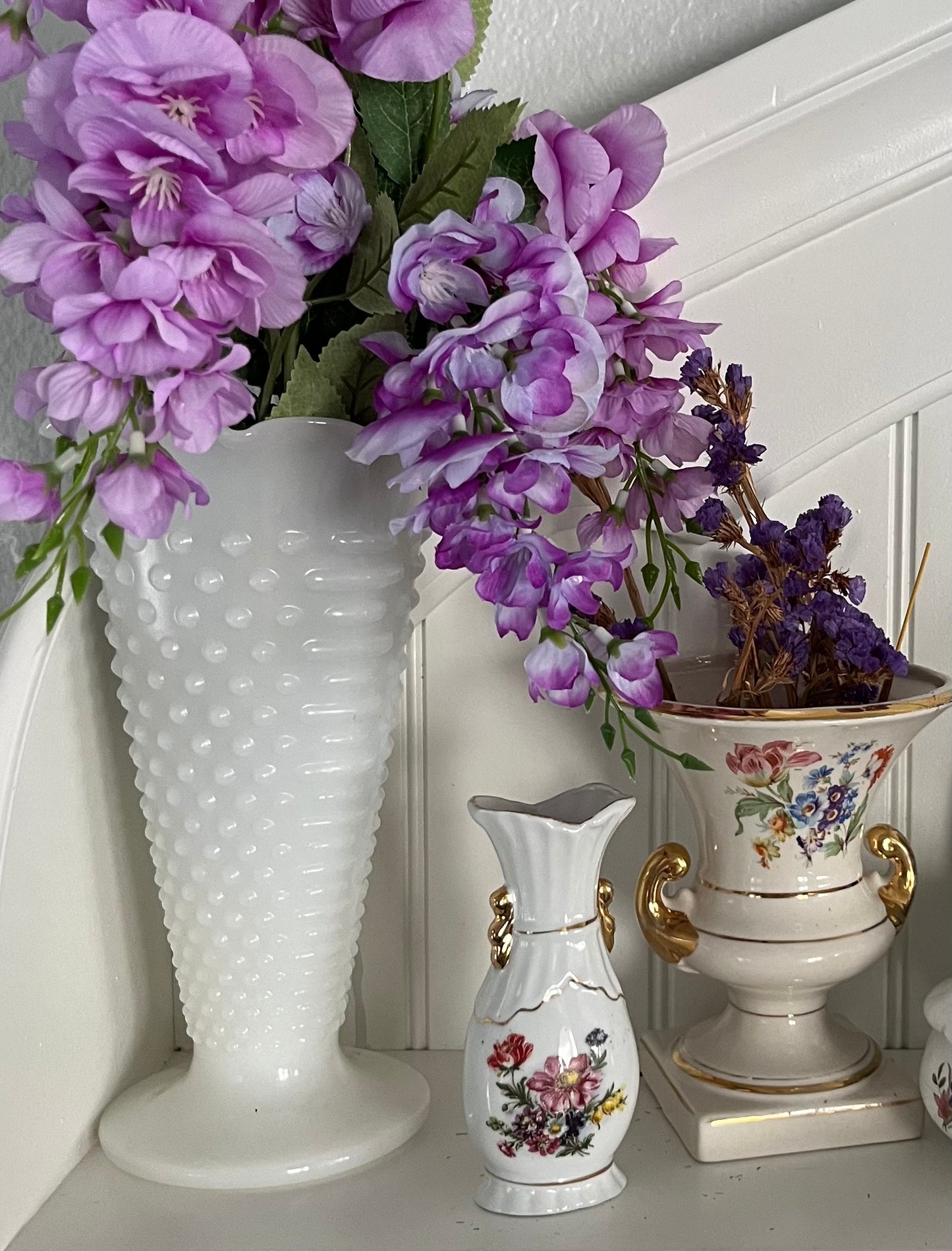 Vintage European Trophy Vase – Campana Floral Design with Gold Trim – Porcelain Urn Style with Footed Pedestal