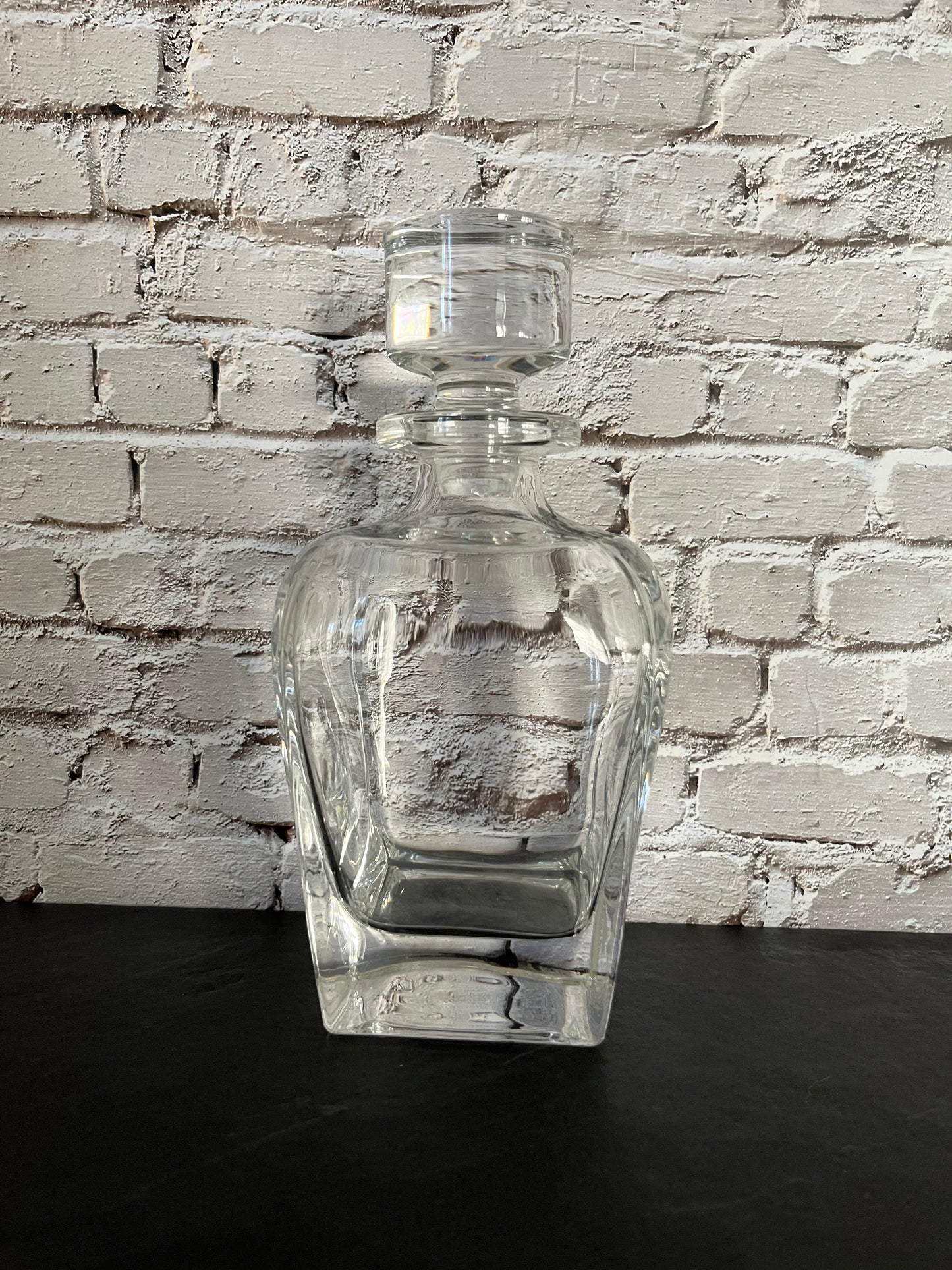 Lenox Tuscany Classics Whiskey Decanter – Timeless Elegance for the Modern Bar
