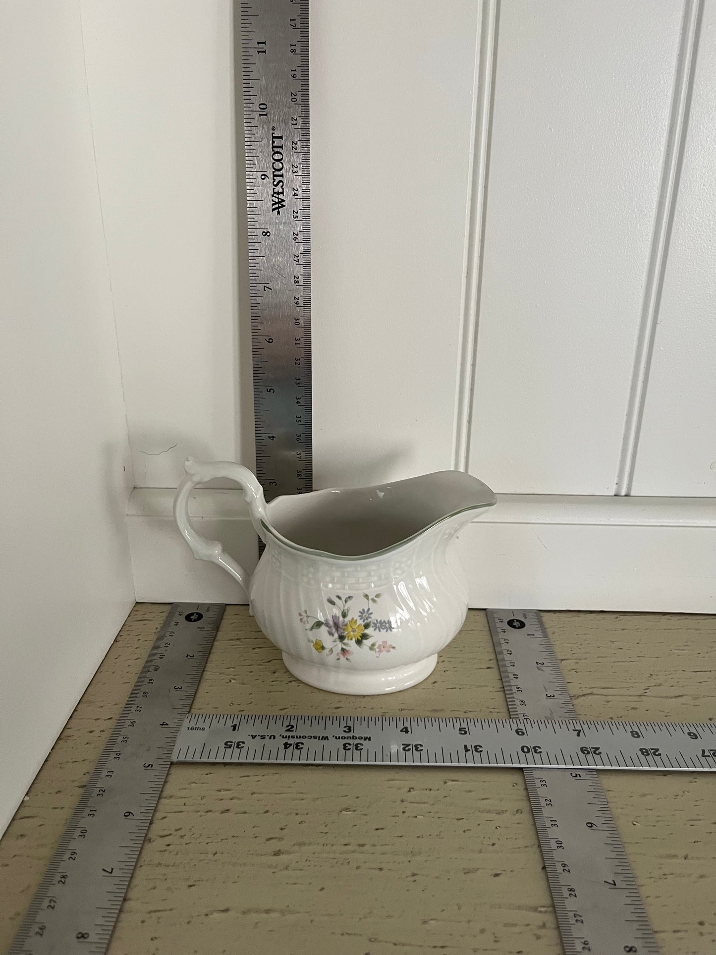 Vintage c 1980’s Mikasa Renaissance Antique Rose Floral Creamer & Underplate Set Japan