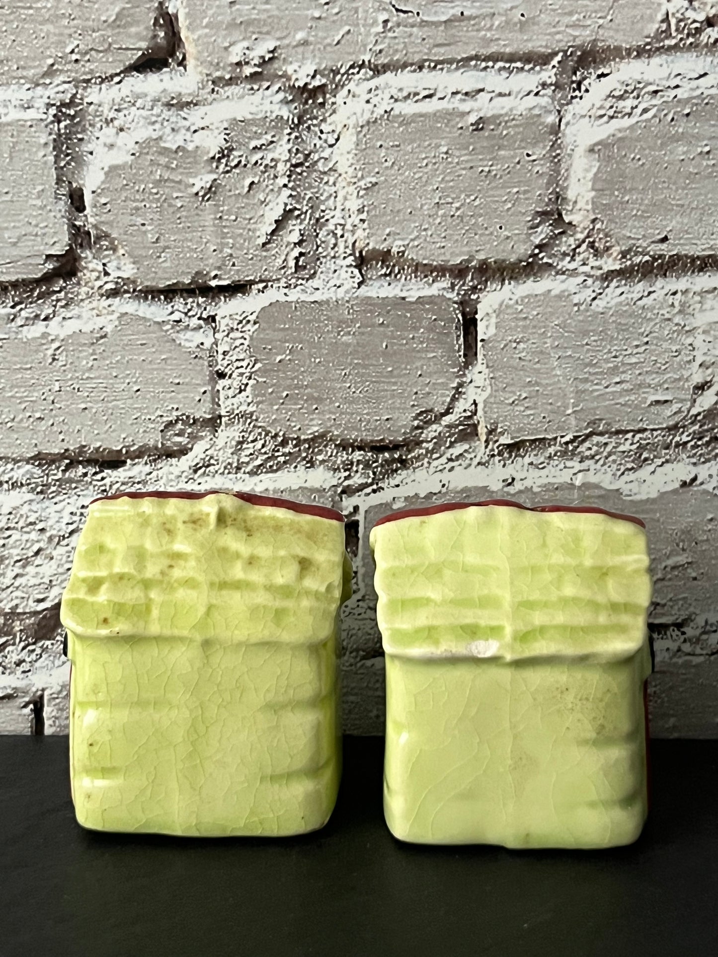 Vintage 1960s–1970s Boys & Girls Outhouse Salt & Pepper Shaker Set – Ceramic Novelty Cottage Shakers