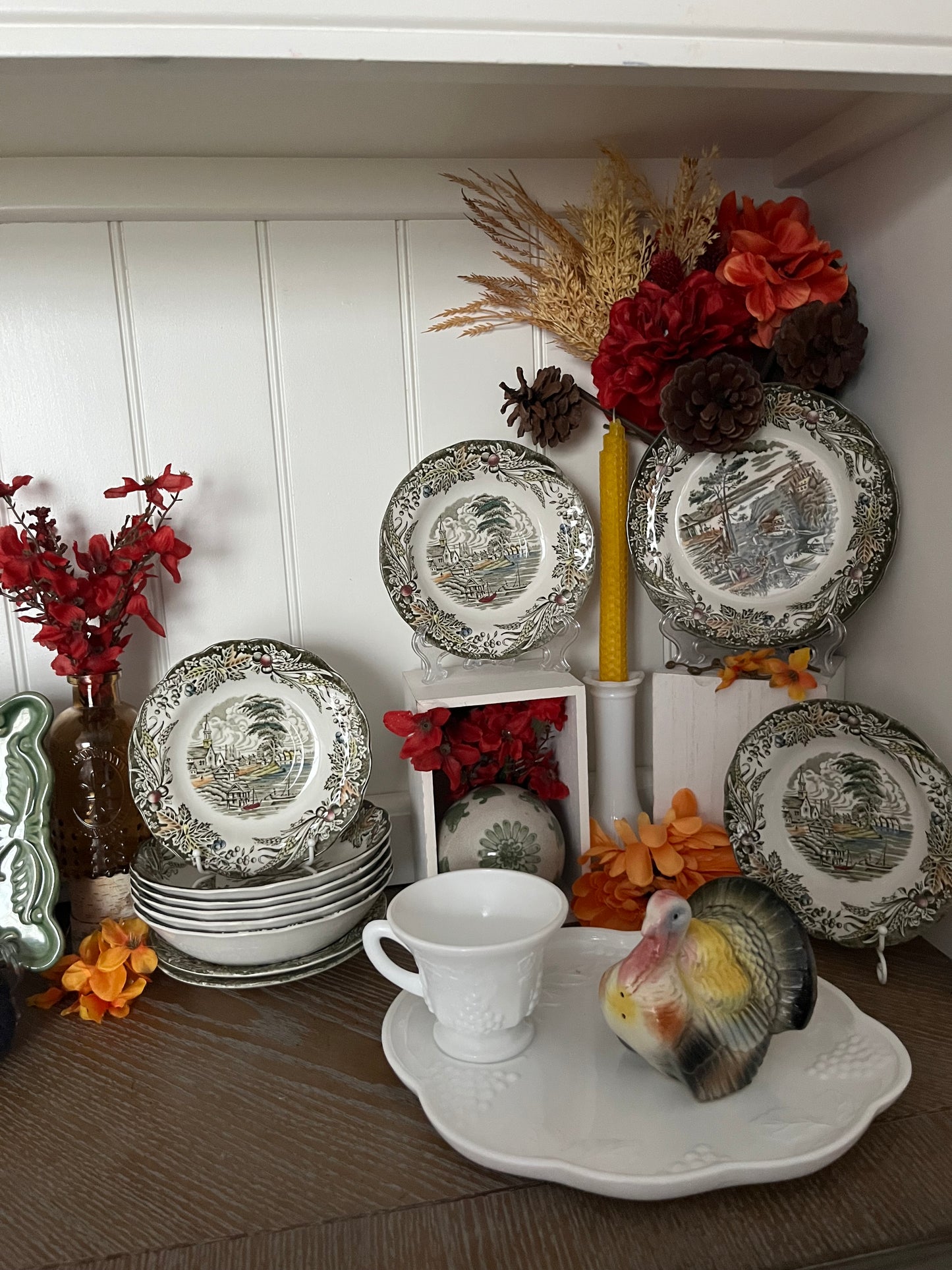 Vintage Loeffler Randall White Milk Glass Bud Vase Pair- Scalloped Daisy Flower Petal Lip - 6" High