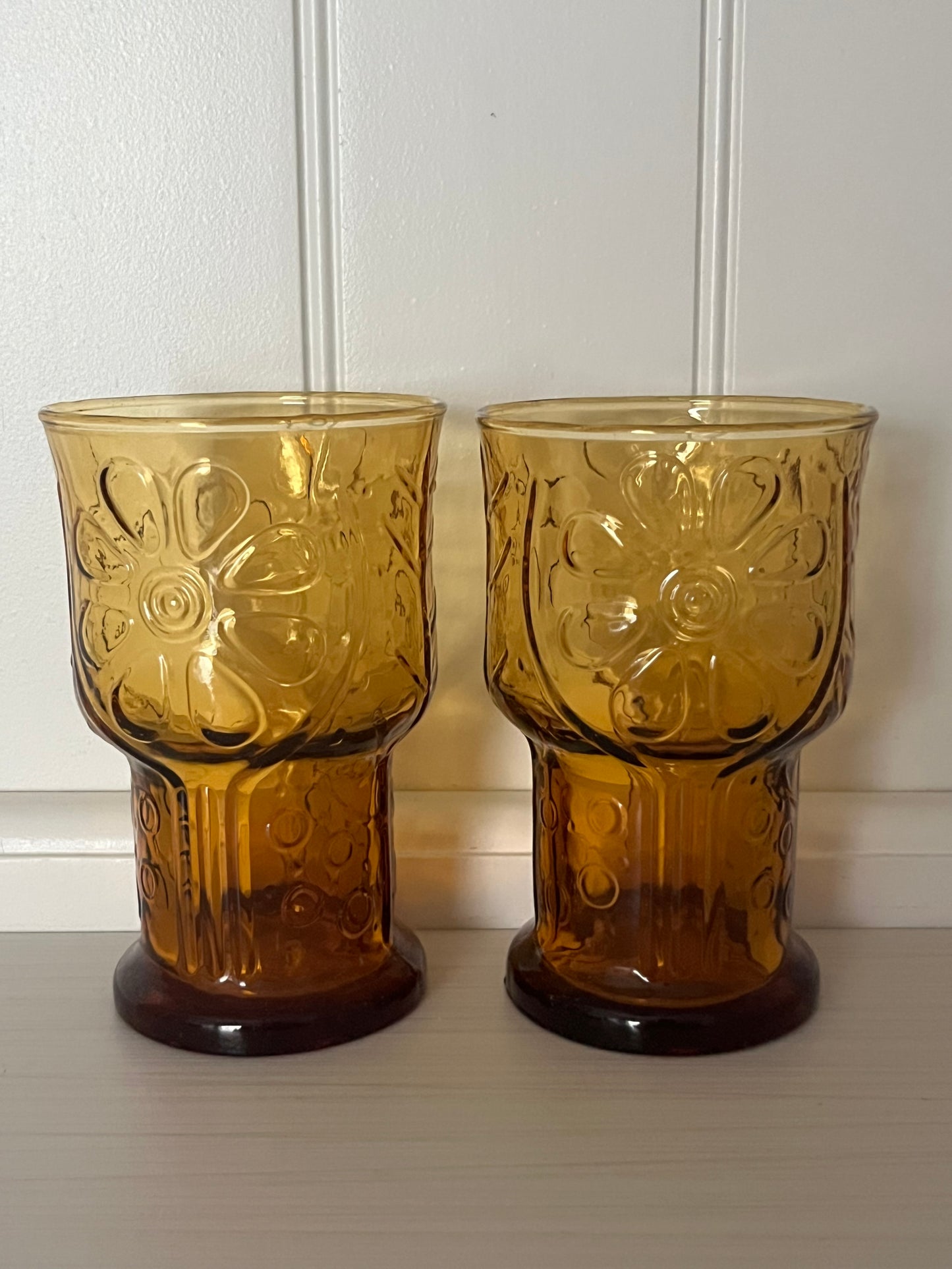 Vintage Libbey “Country Garden” Amber Daisy Water Tumblers – 5” Pressed Glass (Set of 2) | c. 1970s