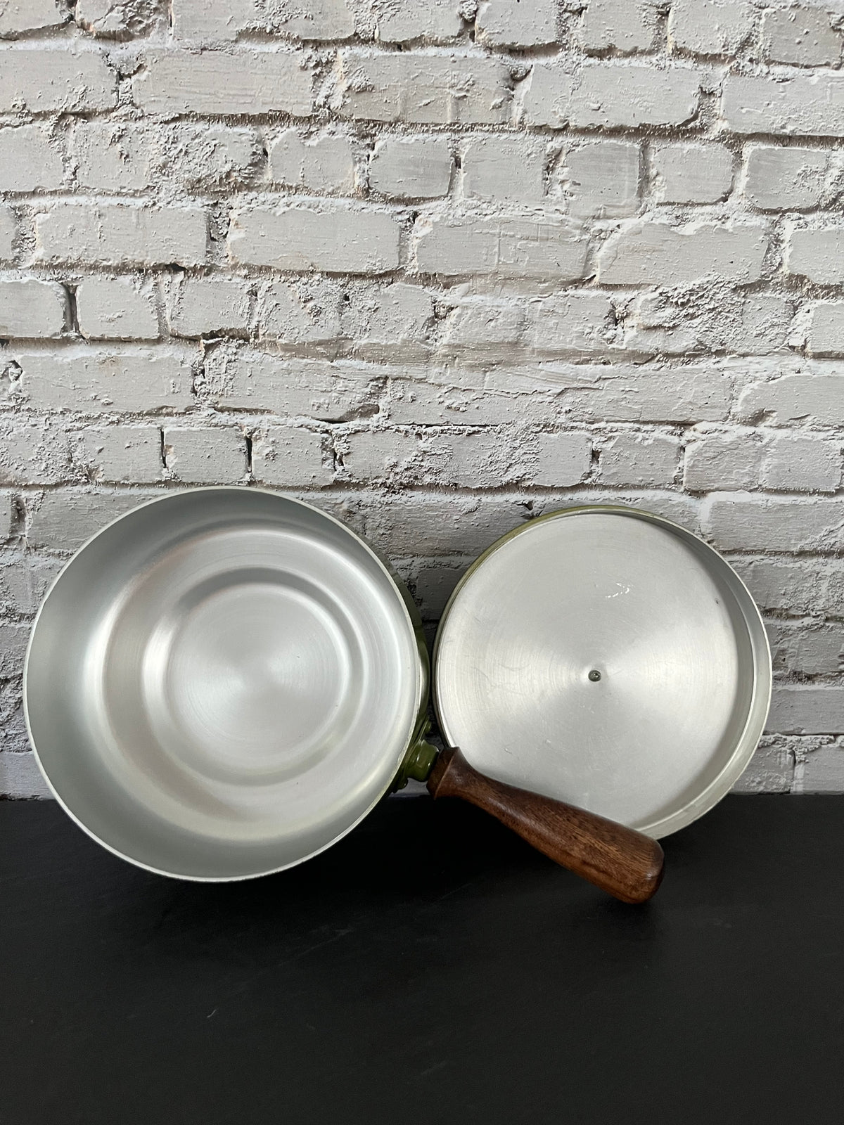 Vintage Avocado Green Aluminum Fondue Saucepan with Lid & Wood Handle | 1970s Retro Cookware