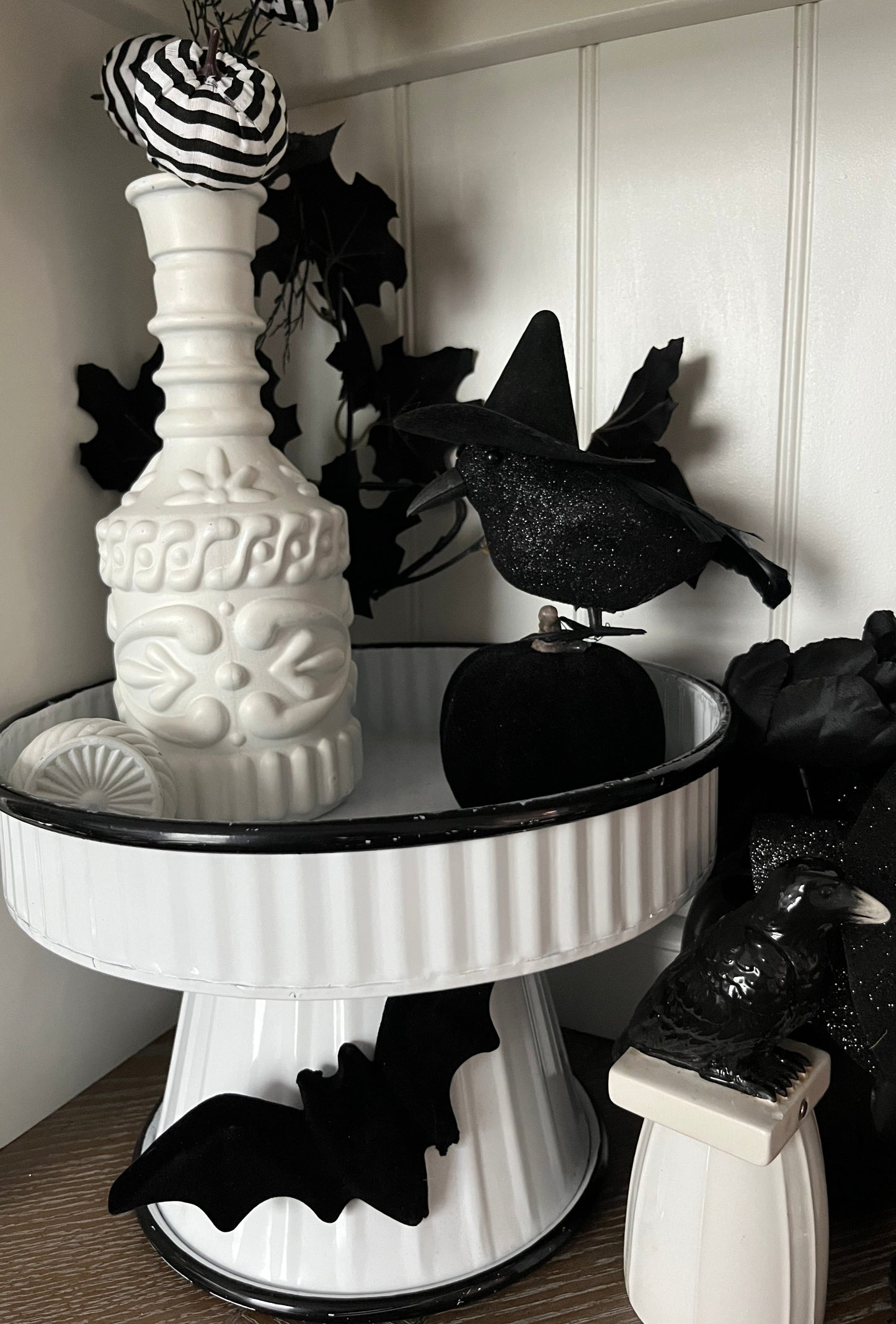 1990s–2000s Vintage Farmhouse Style White Enamel Pedestal Stand with Black Trim