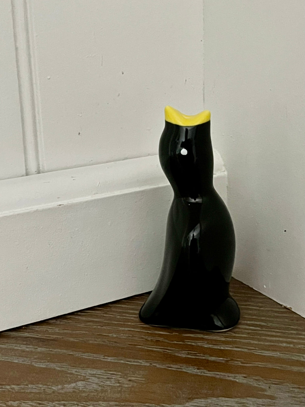 Vintage Blackbird Ceramic Pie Bird Pie Funnel – Black & Yellow Baking Vent – 3” Curated Shelf & Trinket Display Décor