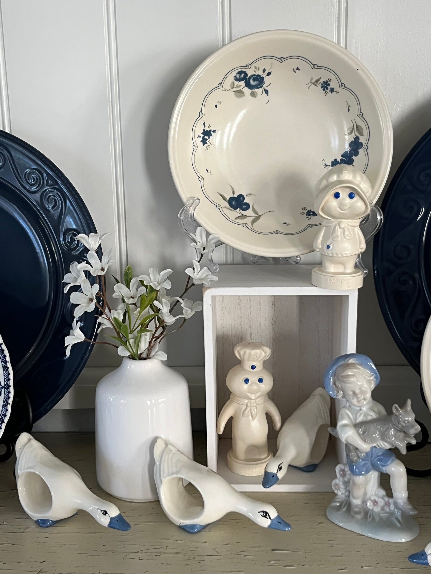 Modern Minimalist White Ceramic Bud Vase – Gloss Finish, 3.5” x 3”, Contemporary Decor Accent